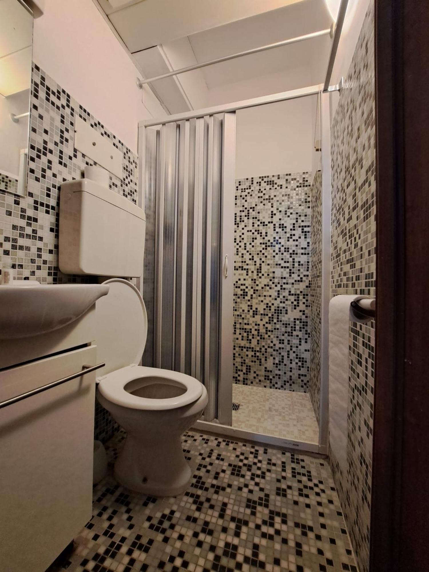 Triple Room with Private Bathroom photo 2