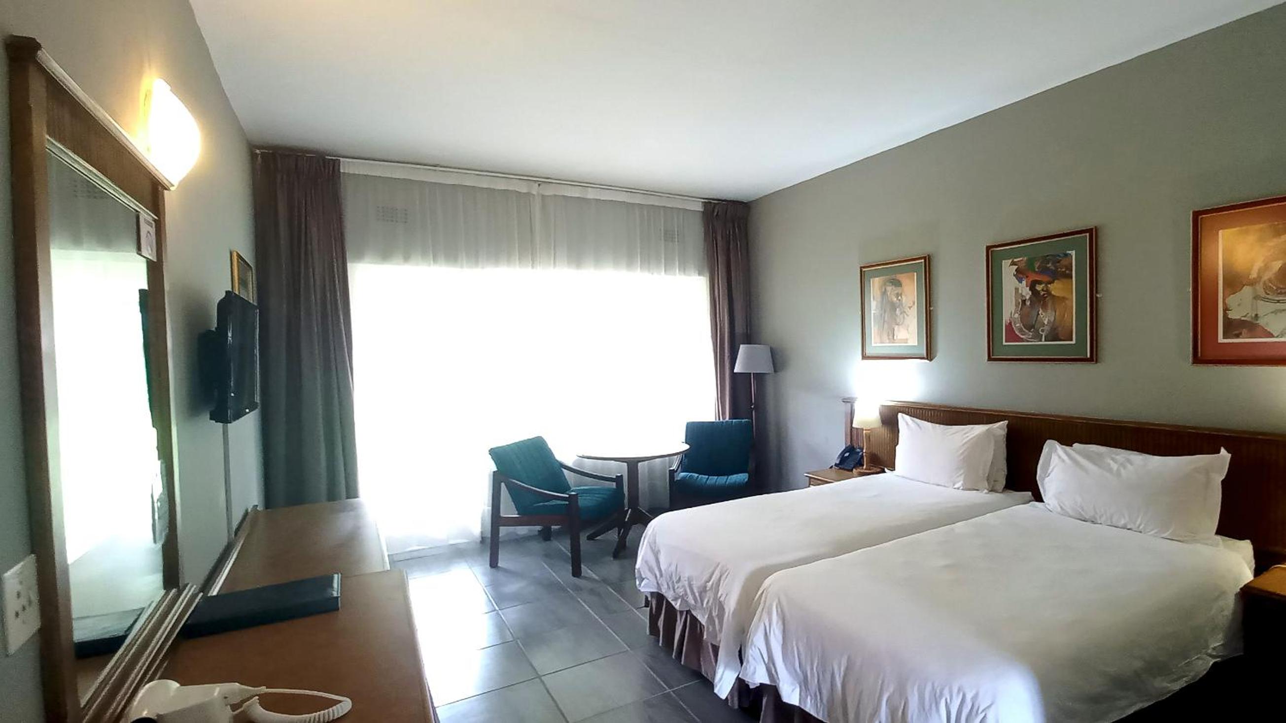 Standard Twin Room - Photo 5