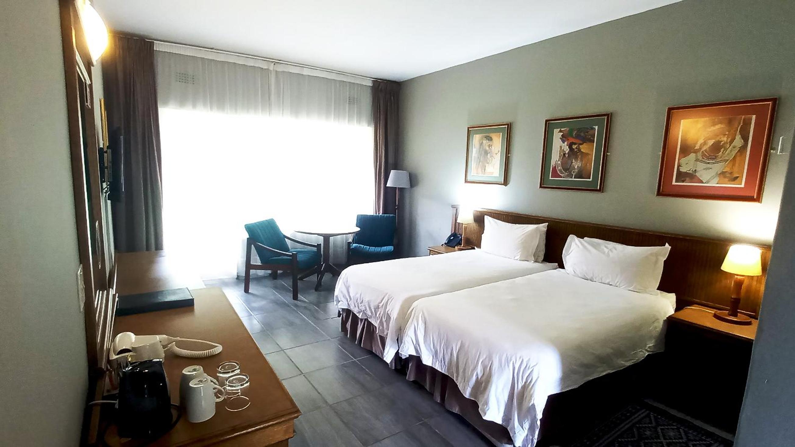 Standard Twin Room - Photo 1