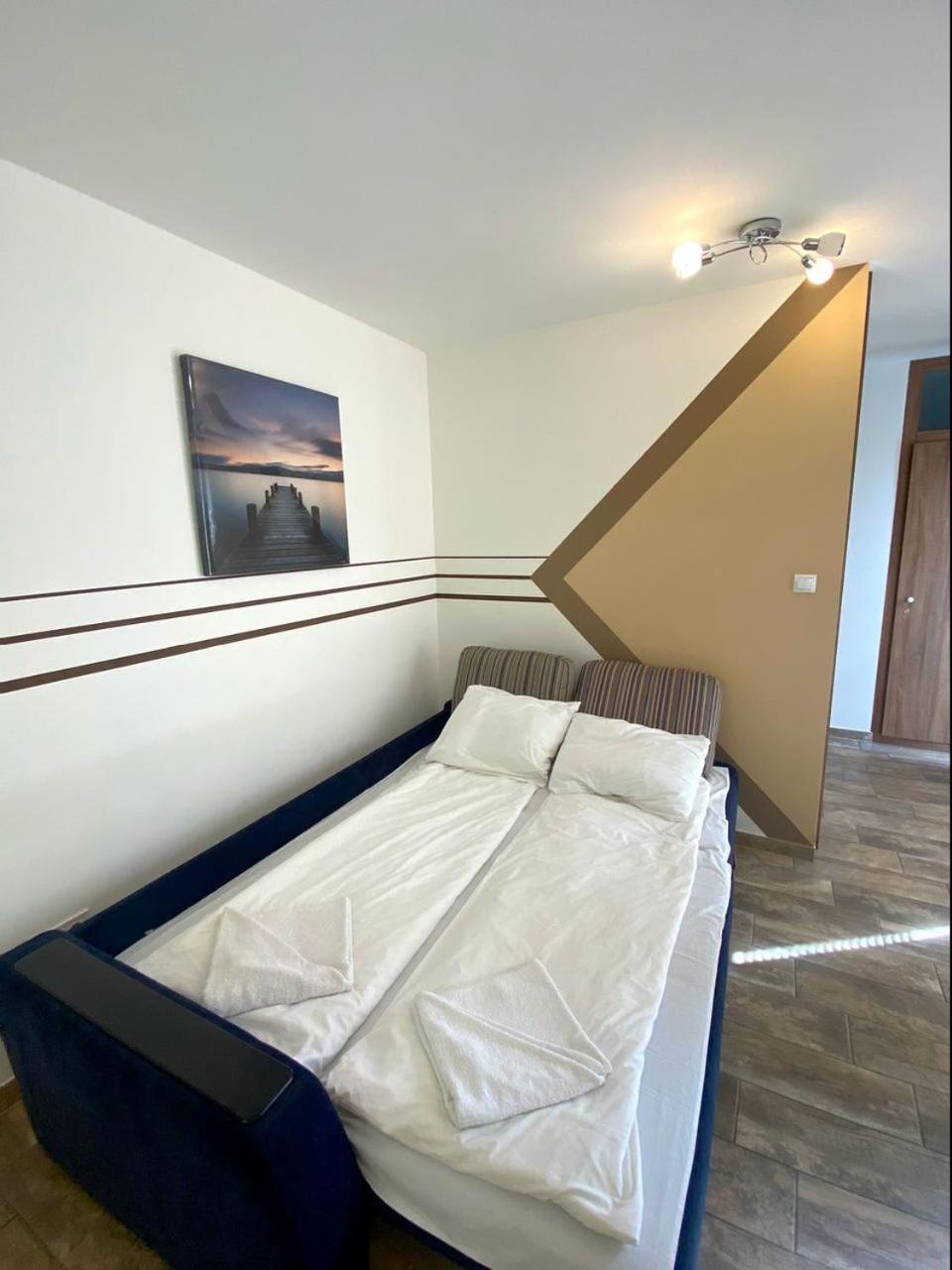 Studio Apartment photo 2