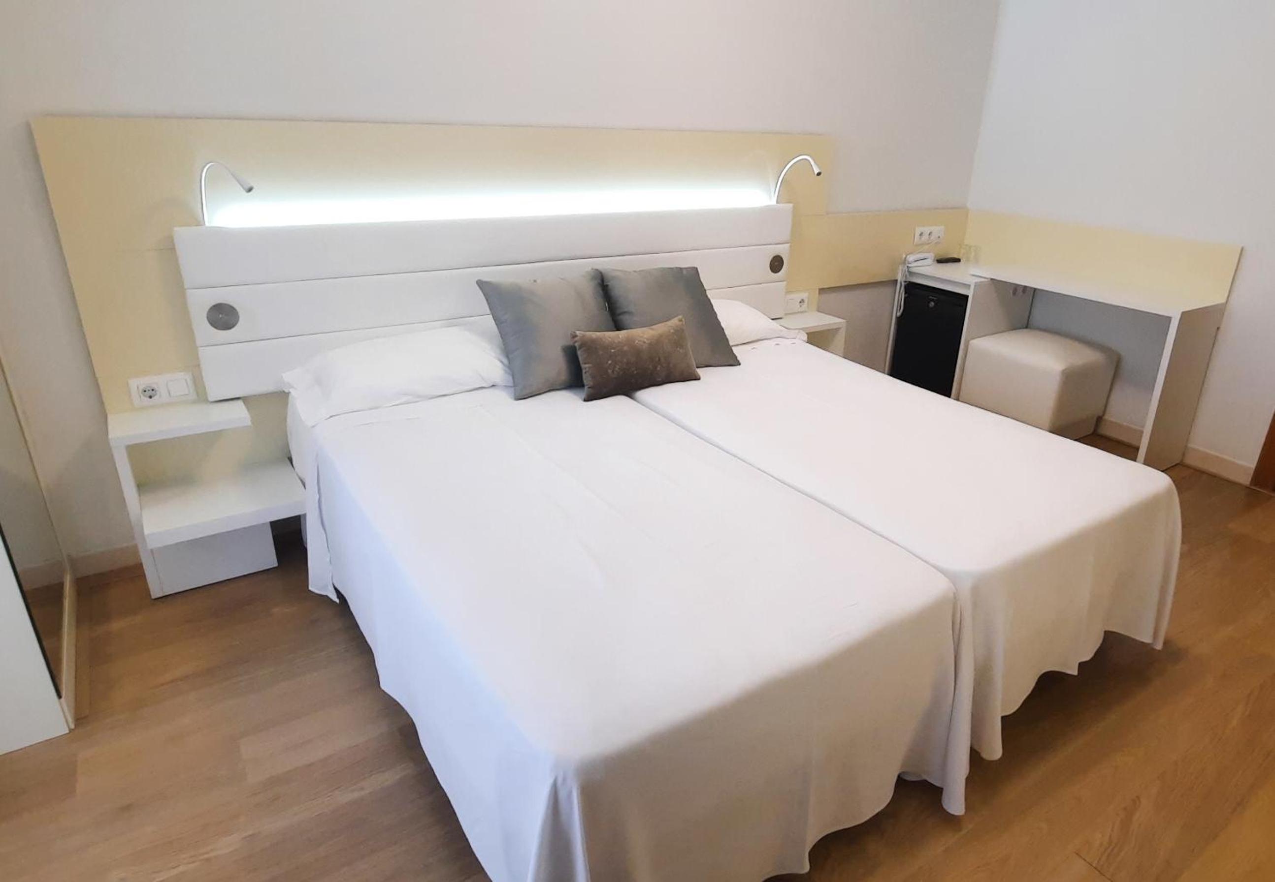 Budget Double or Twin Room without a view photo 2