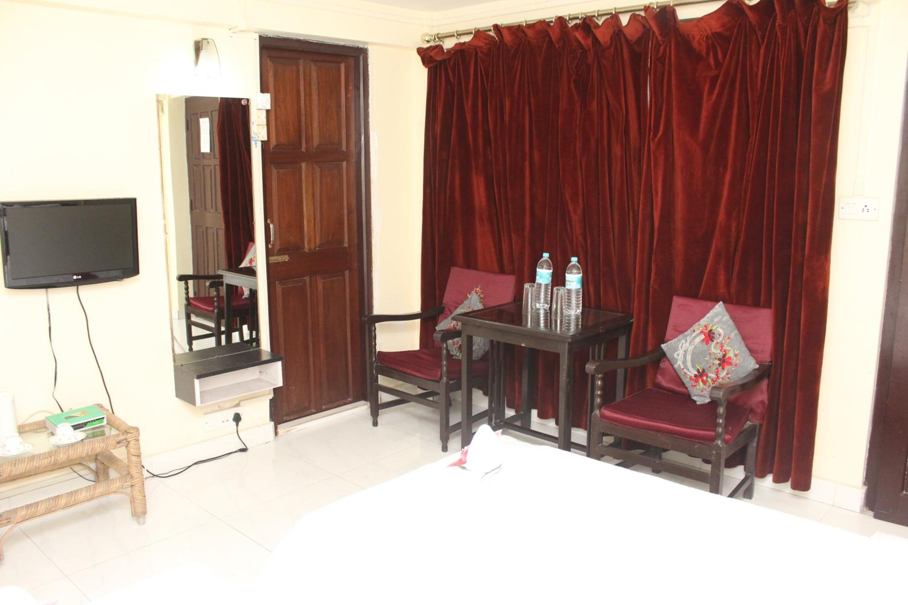 Double or Twin Room with Balcony photo 3