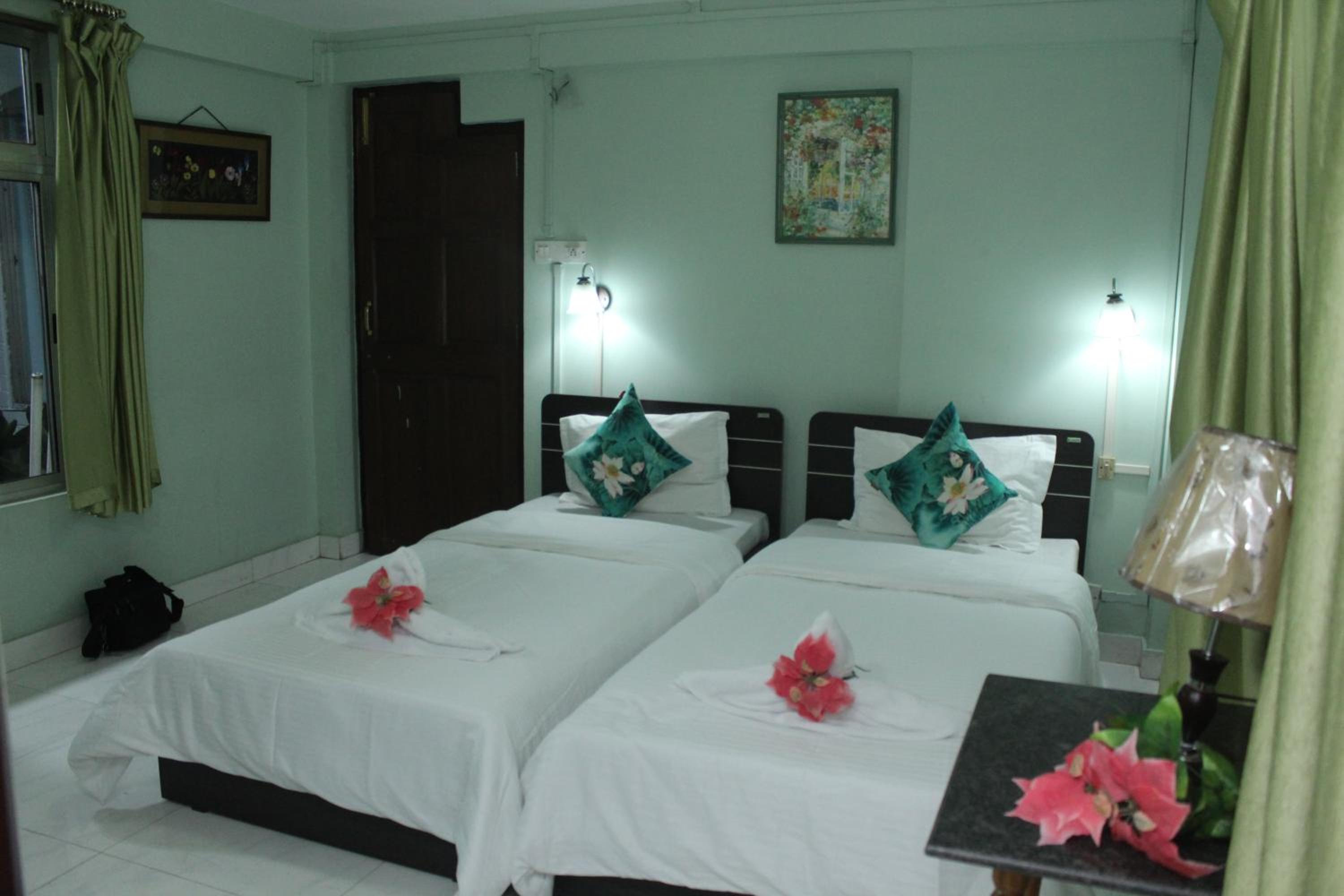 Double or Twin Room photo 3