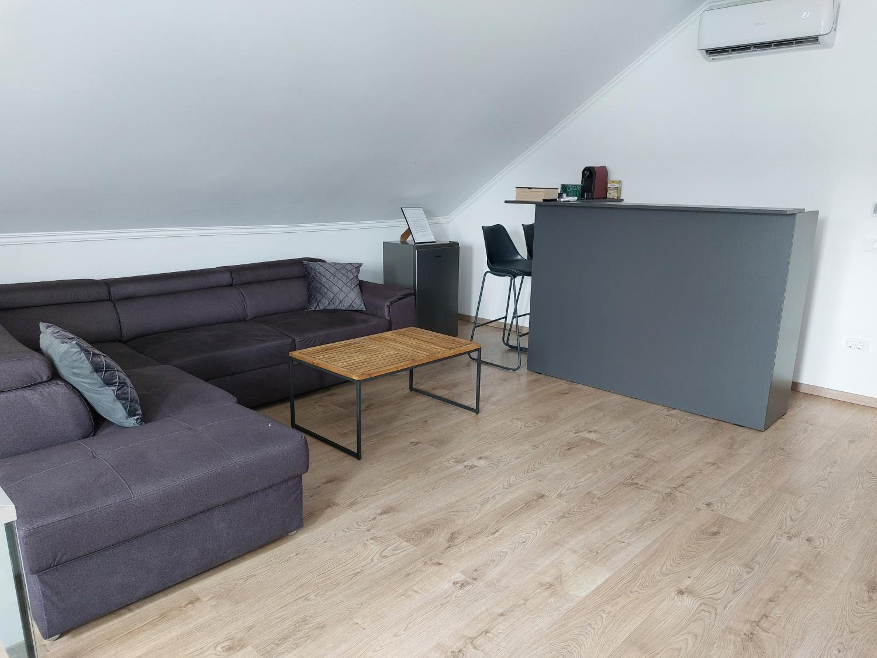 Apartment with Balcony - Photo 10