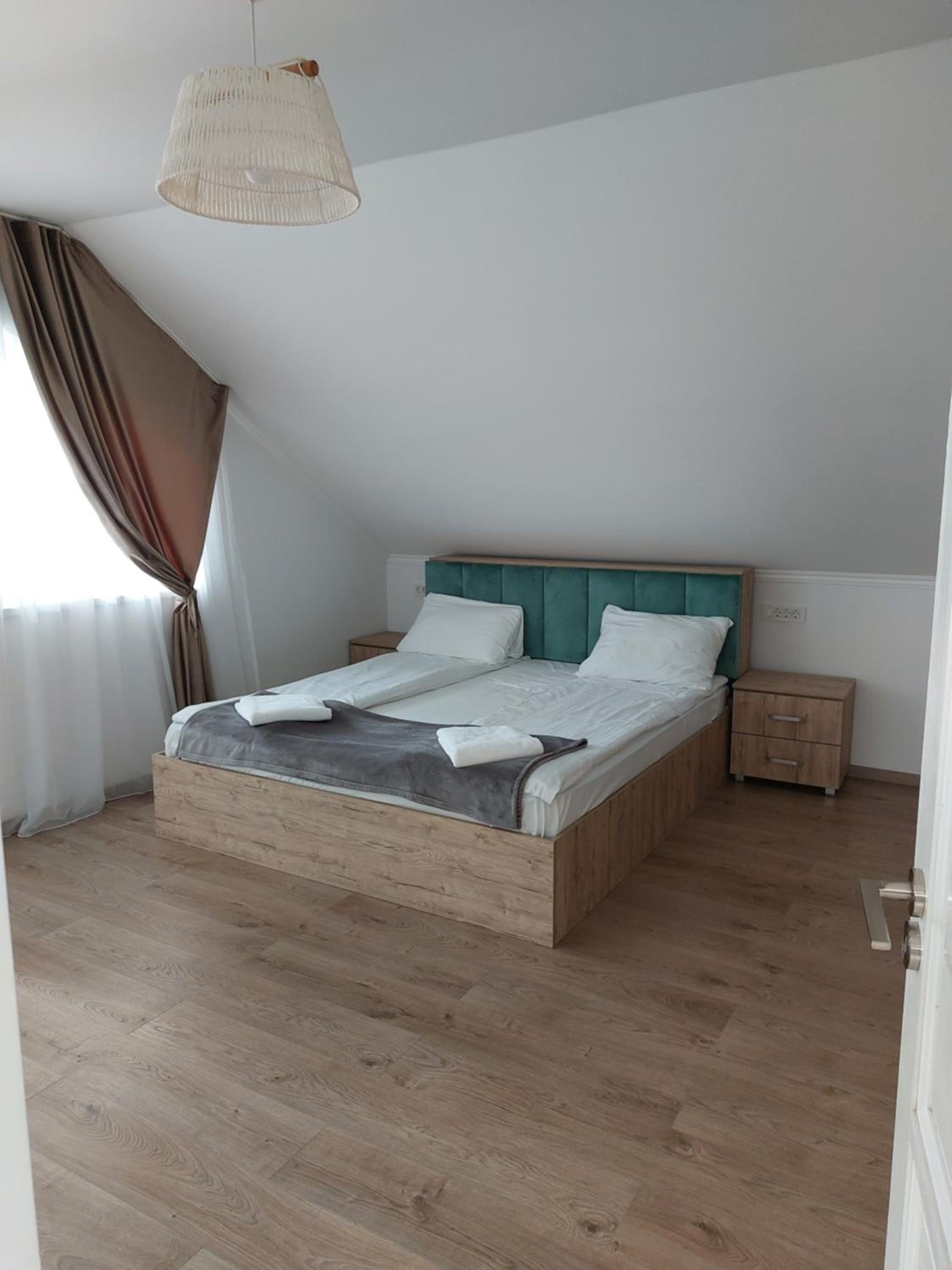 Apartment with Balcony - Photo 9