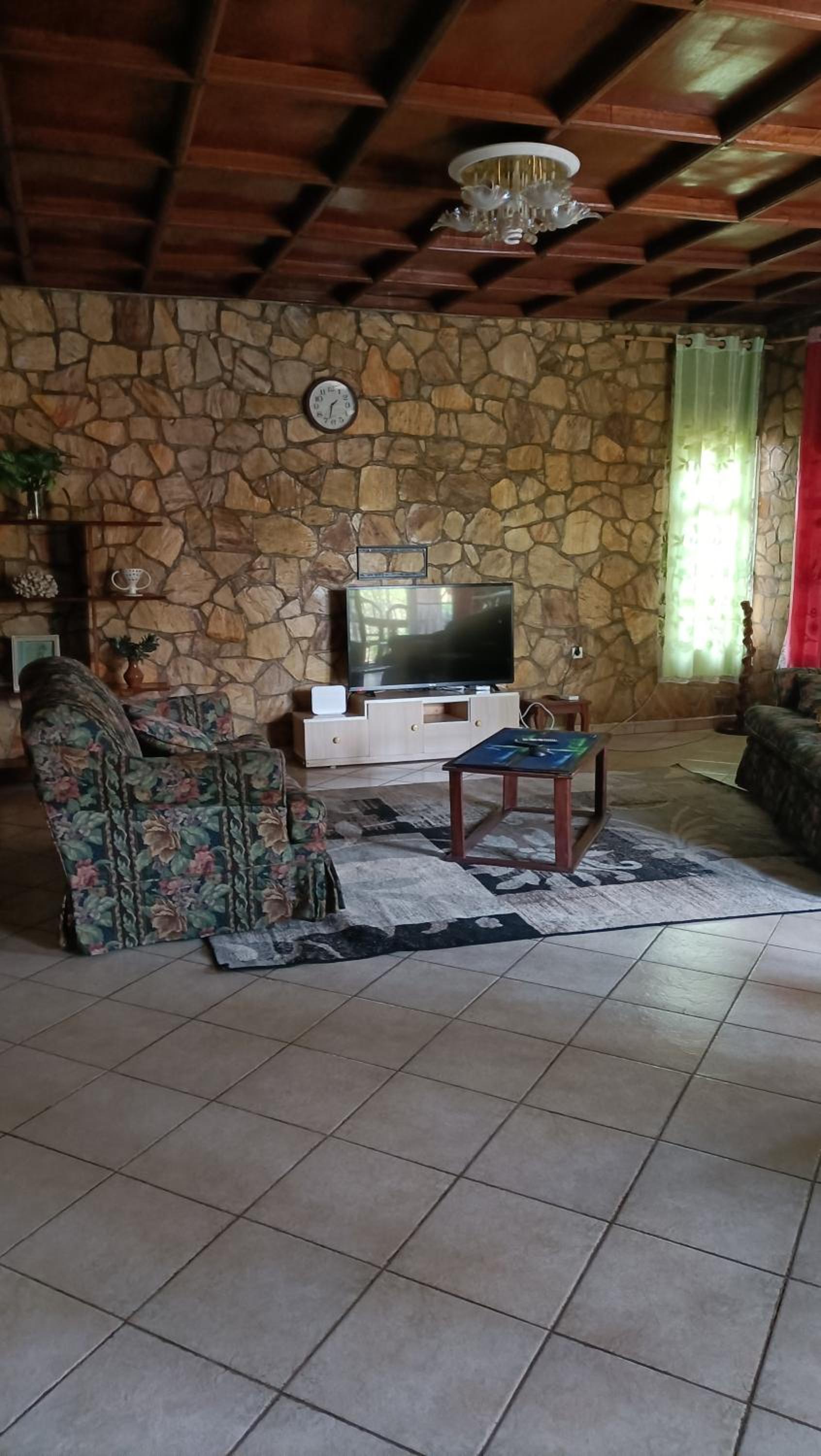 Three-Bedroom Villa photo 3