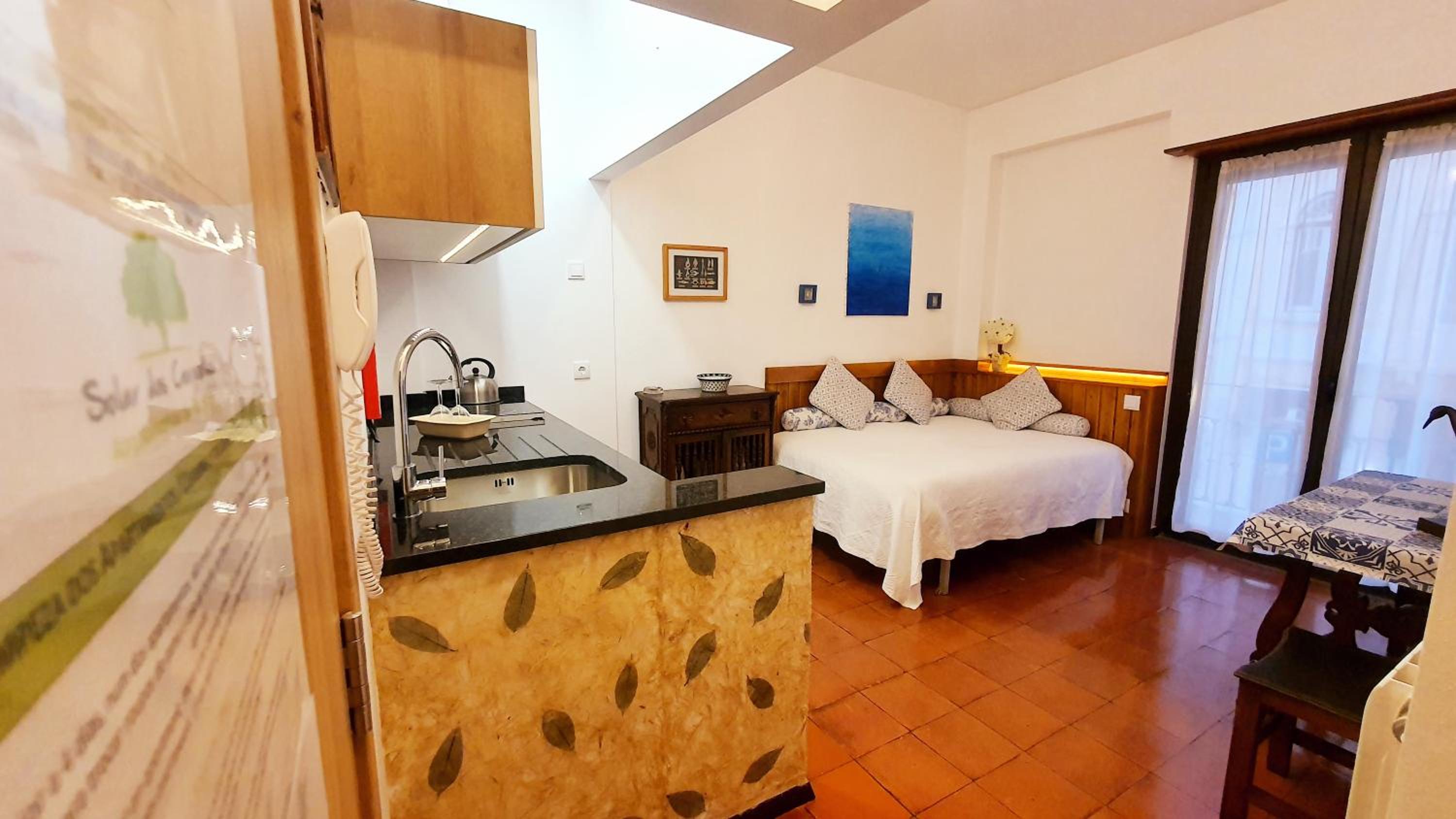 One-Bedroom Apartment - Photo 32