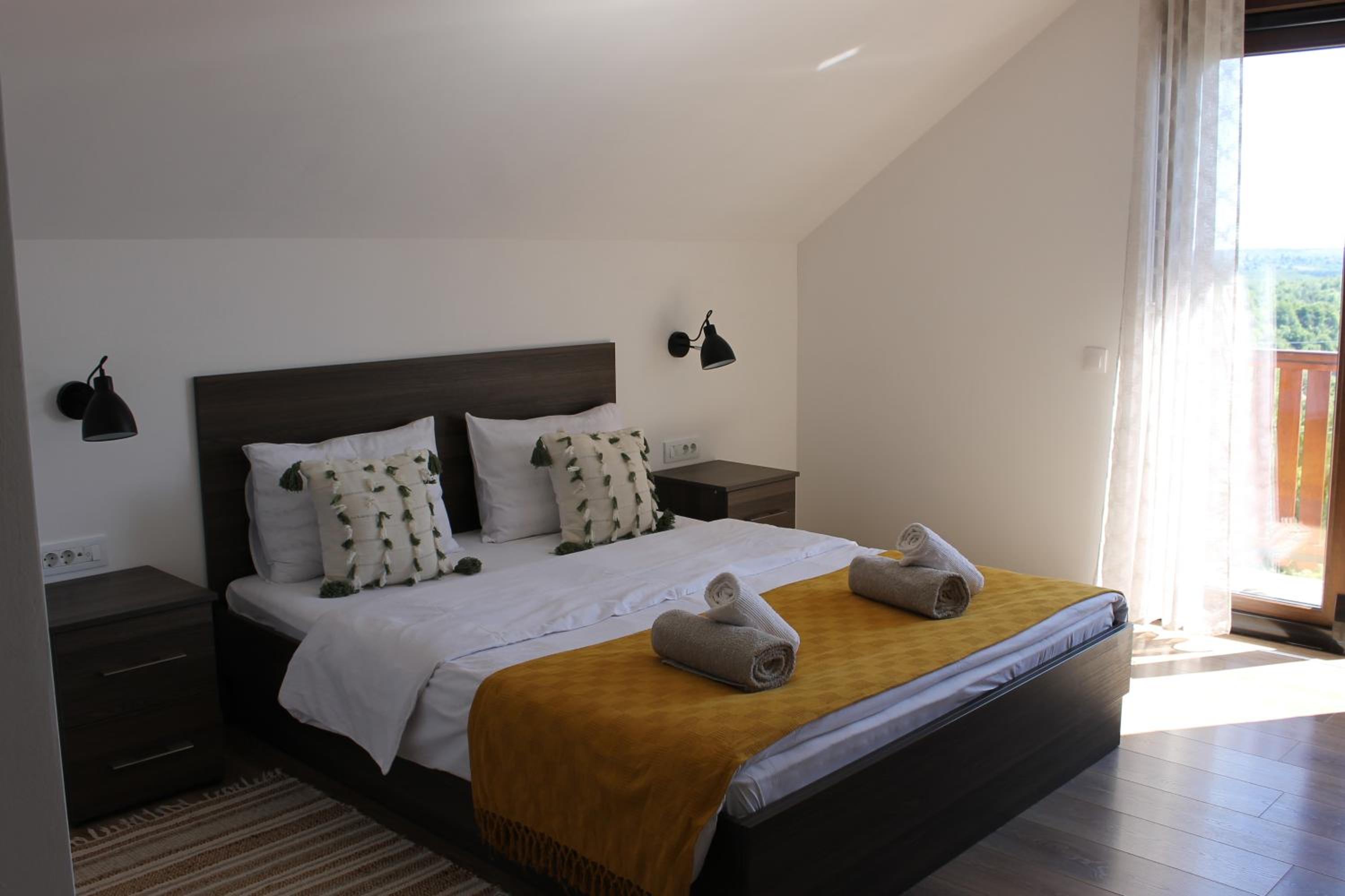 Double Room with Balcony - Photo 1