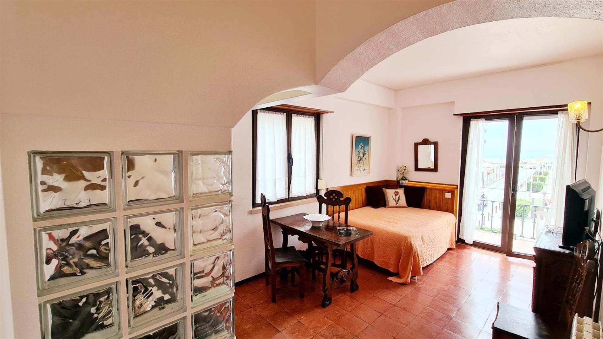 One-Bedroom Apartment - Photo 16