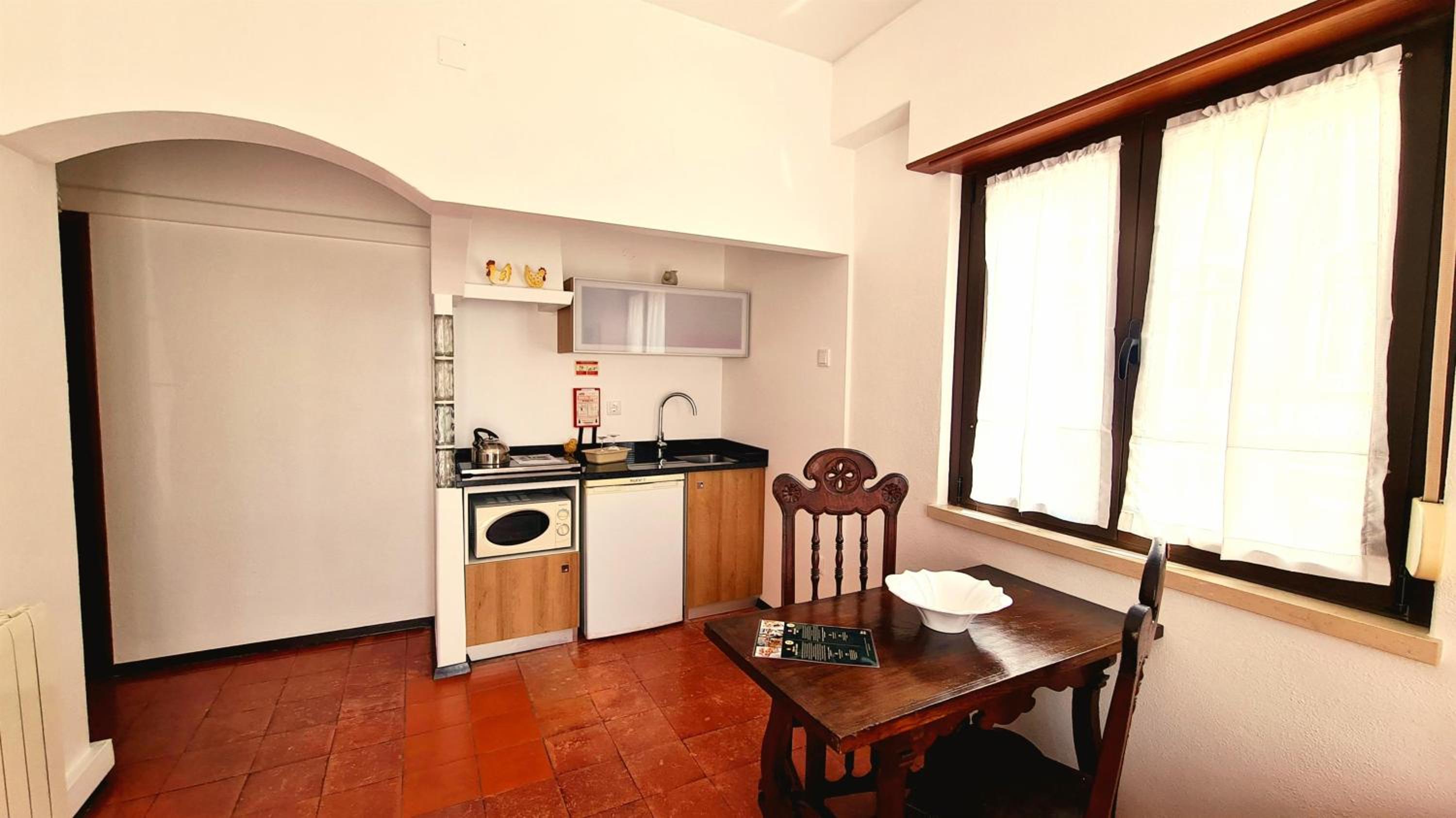 One-Bedroom Apartment - Photo 7
