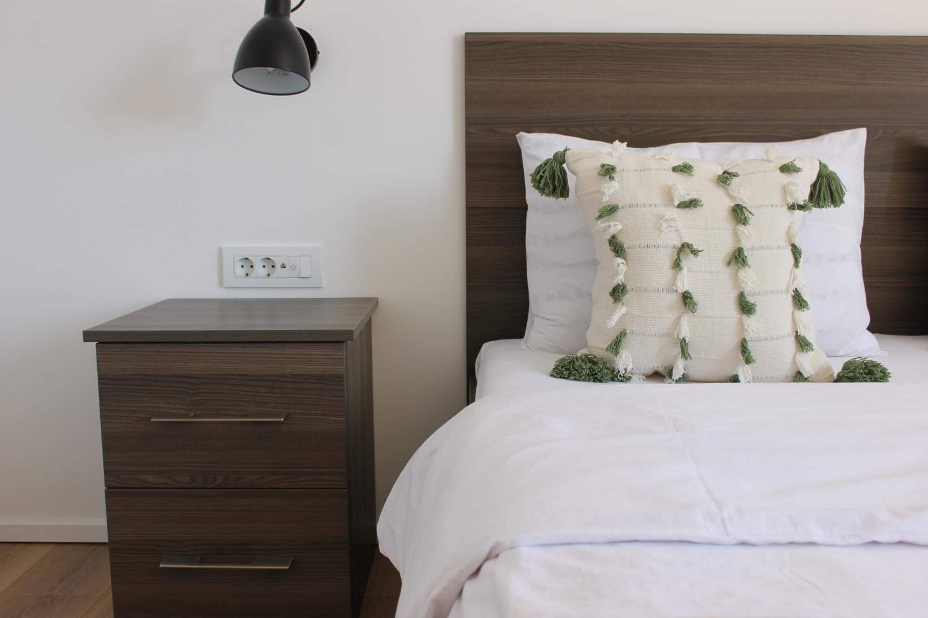 Double Room with Balcony - Photo 9