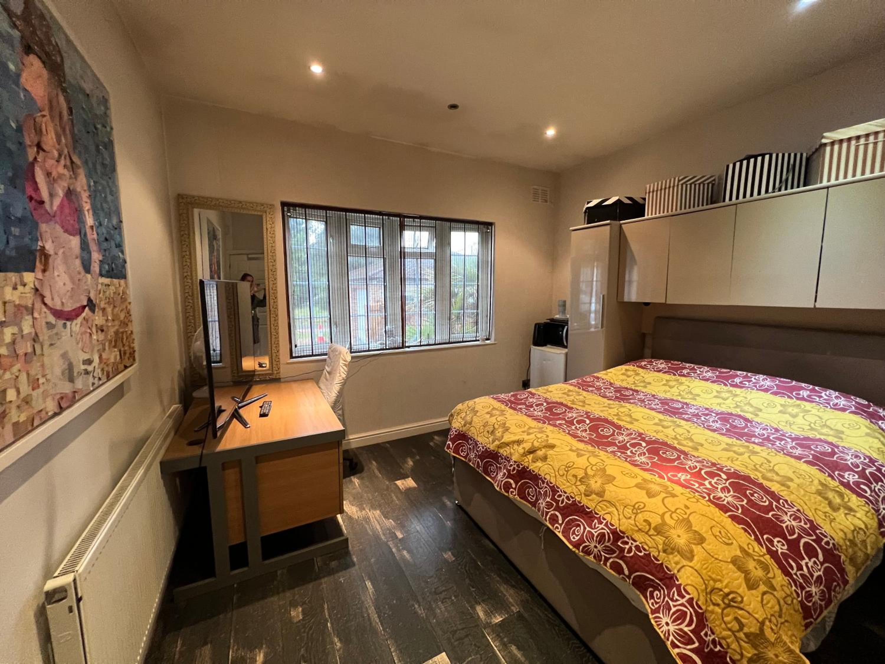 Budget Double Room photo 3