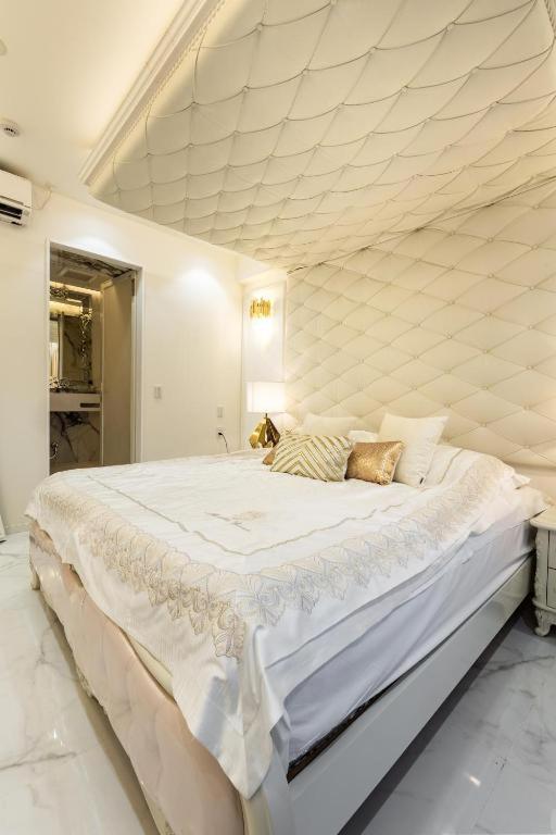Studio Apartment photo 3