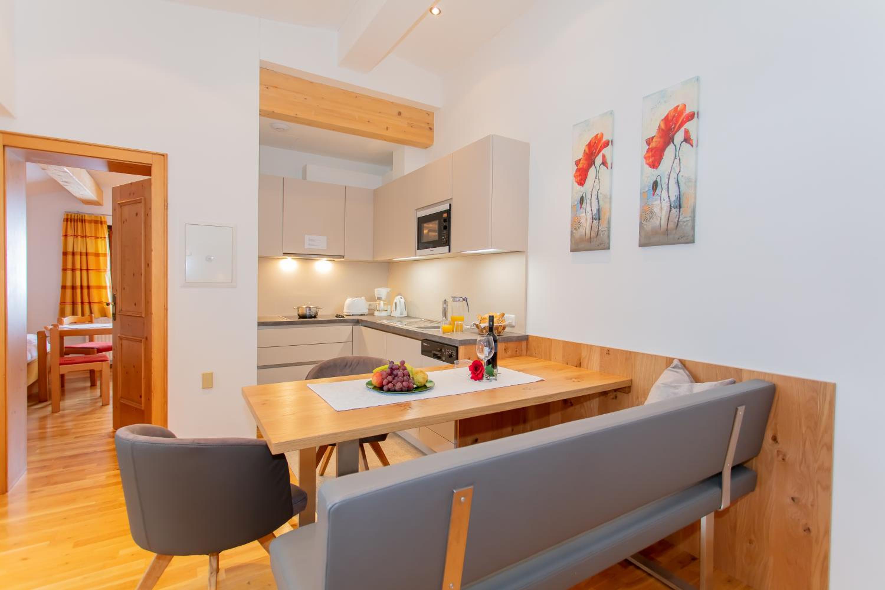 Apartment with Balcony photo 3