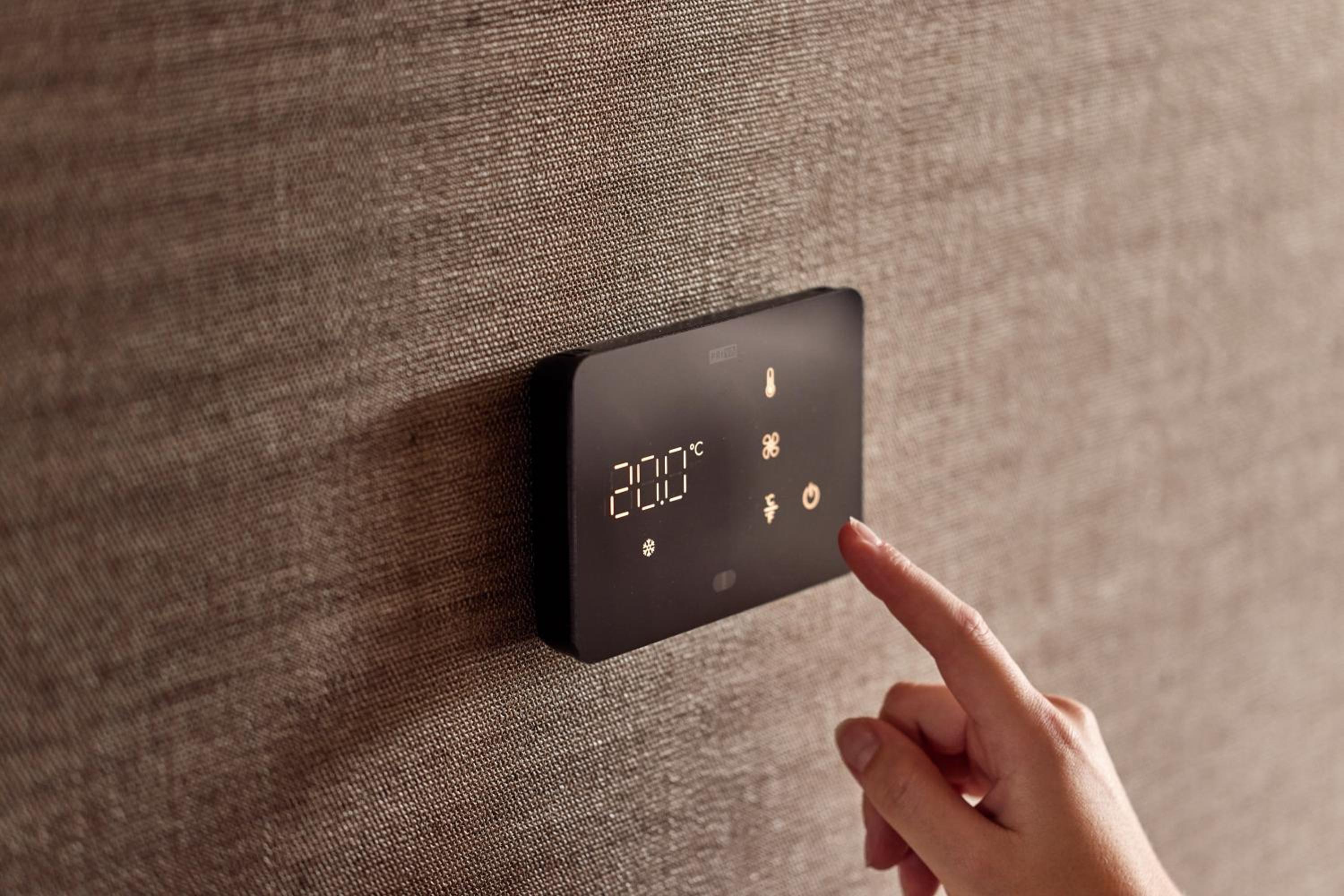 Deluxe Family Room with Lake View photo 2