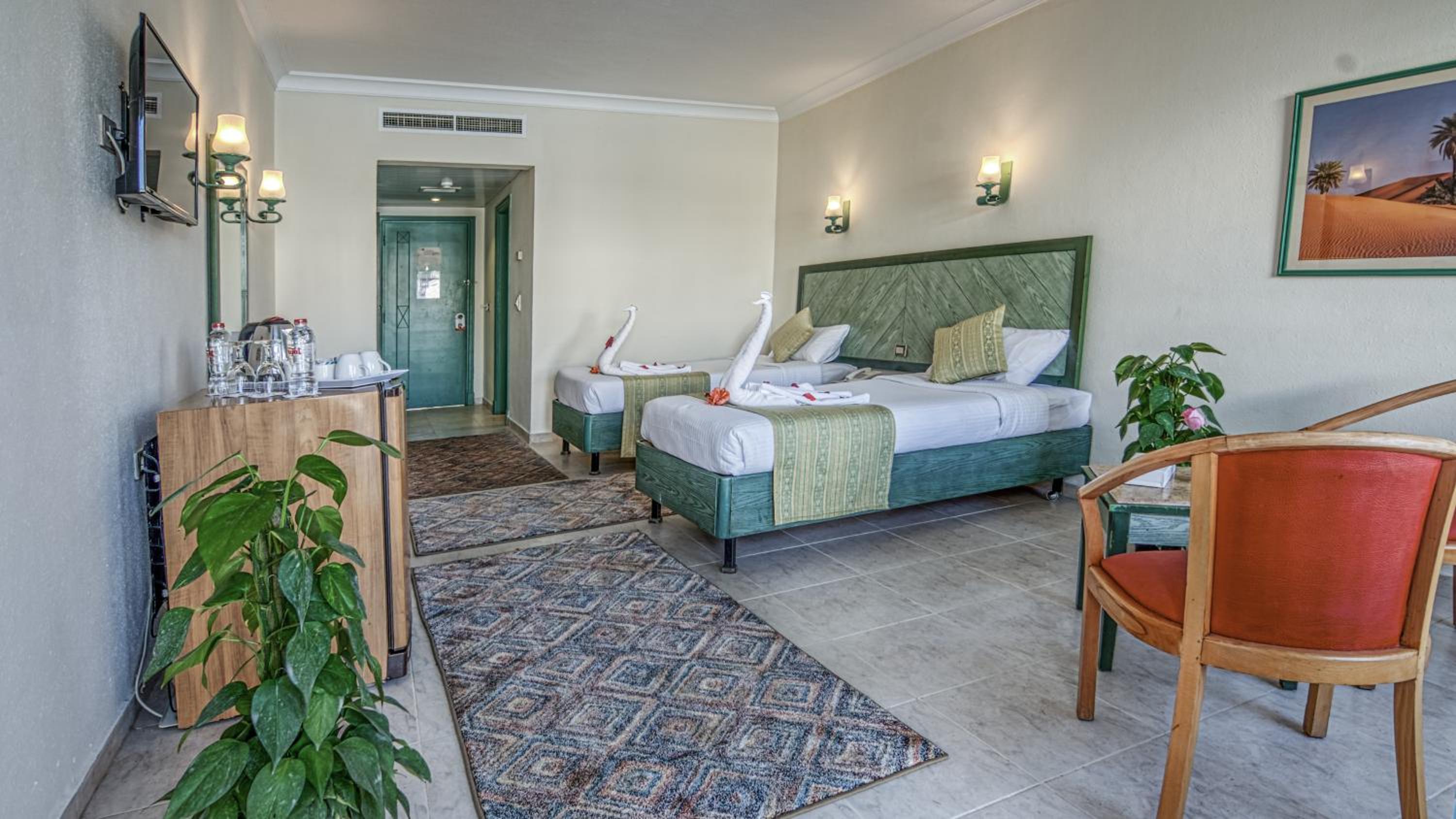 Standard Double Or Twin Room With Garden View - Photo 12