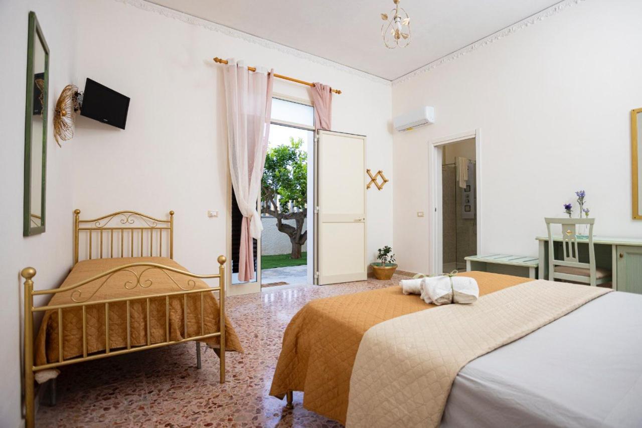 Double Room - Photo 14