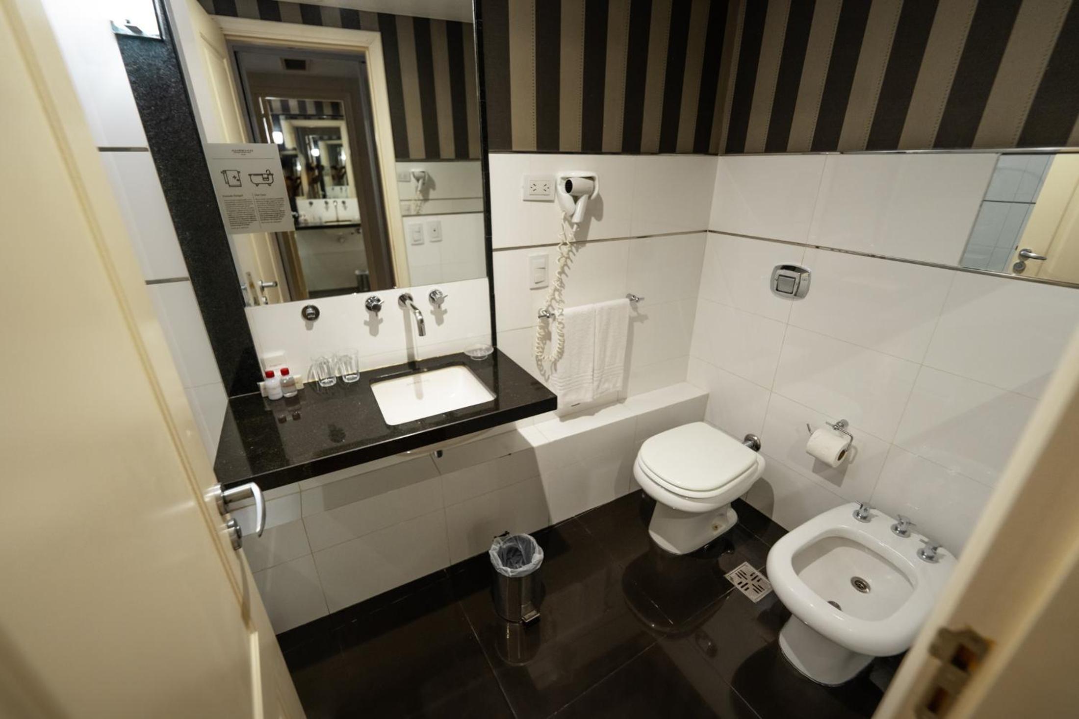 Deluxe Twin Room photo 2