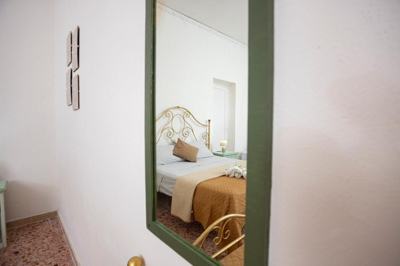 Double Room - Photo 11