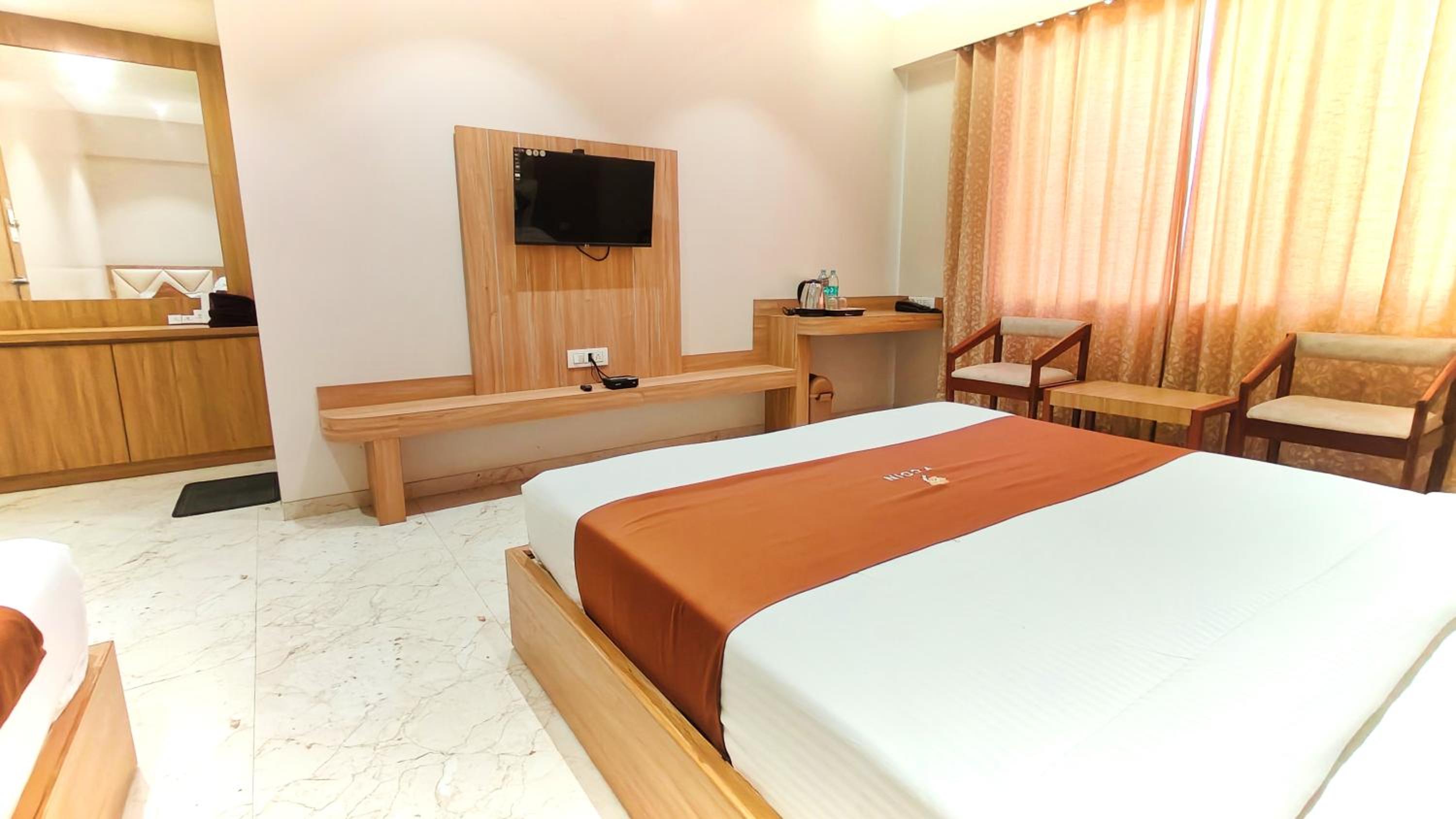 Deluxe Double Room- 984 foot from Temple  photo 2