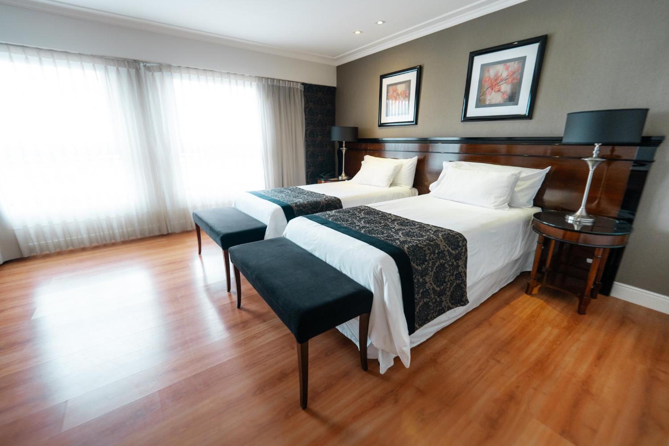 Premier Twin Room photo 2