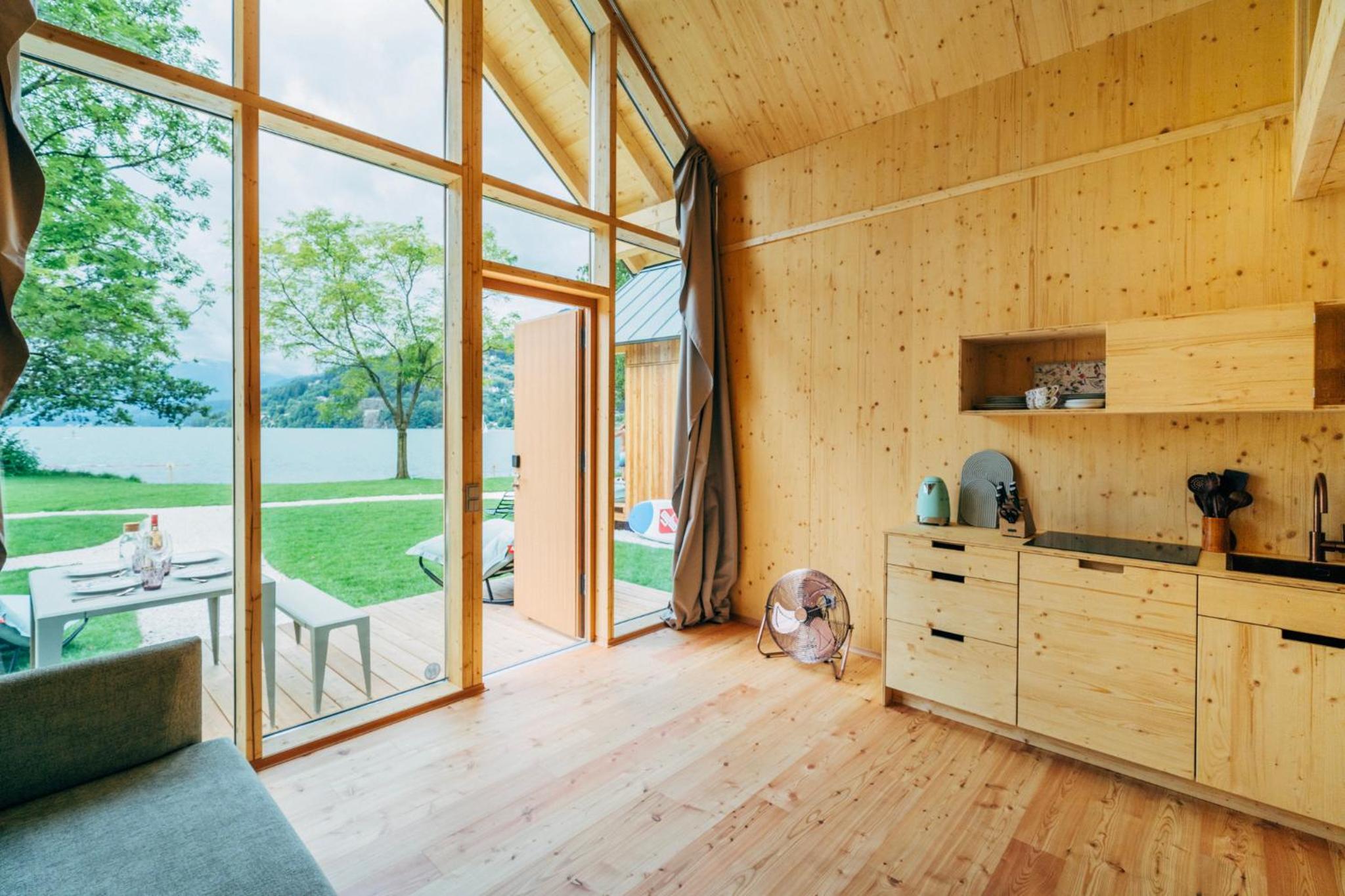 Two-Bedroom Lodge – Lake view – 2nd row photo 1