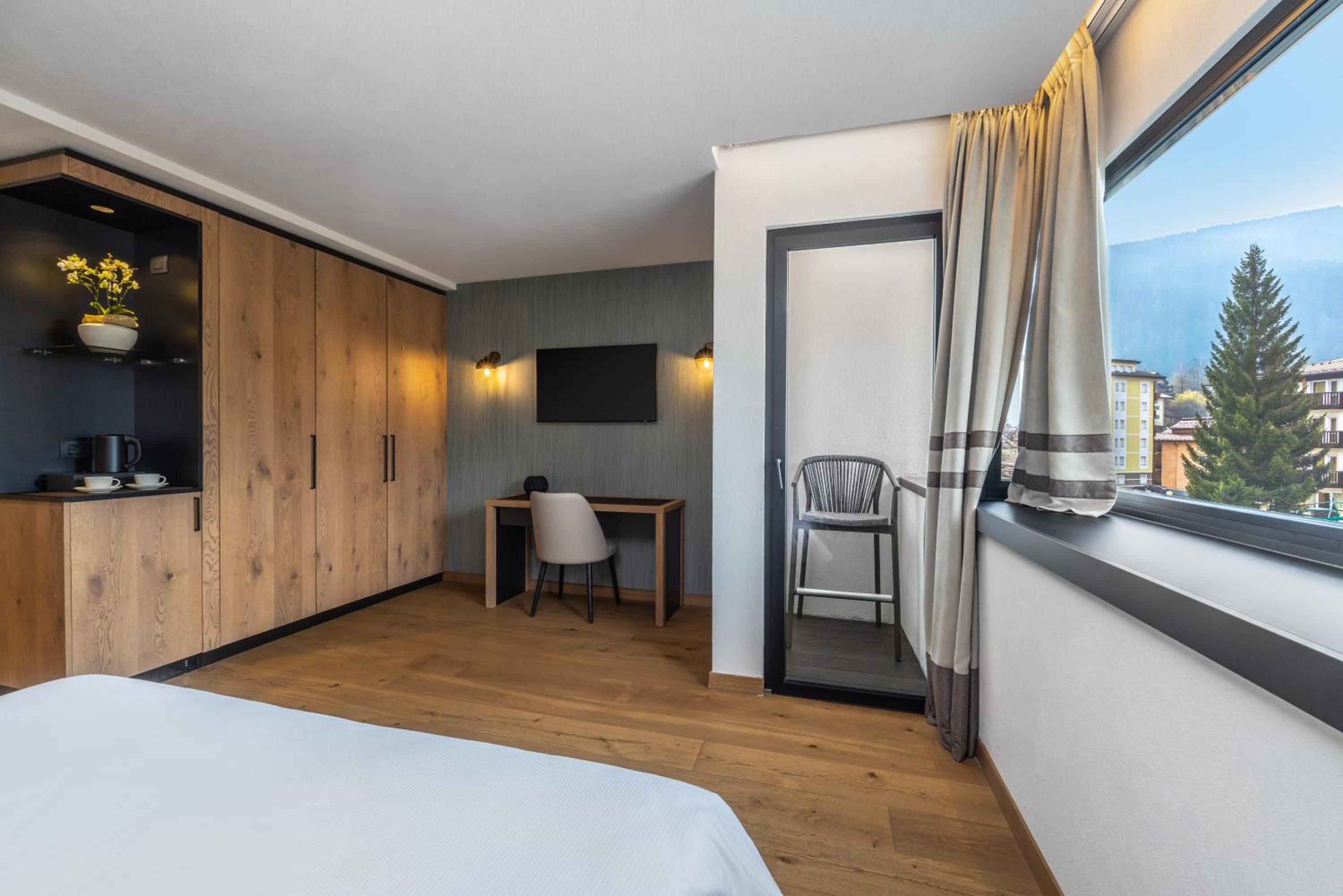 Deluxe Queen Room