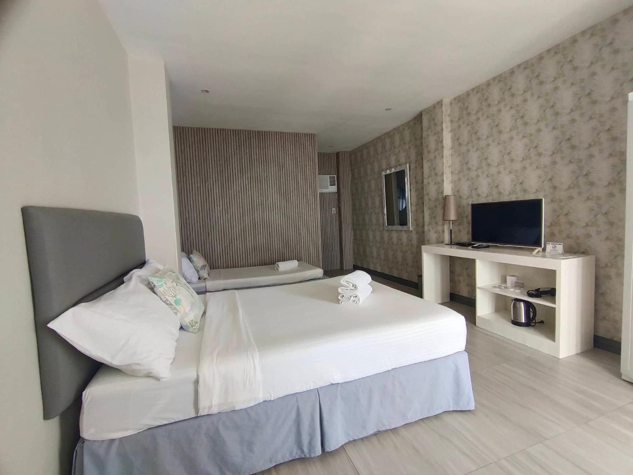 Double Room with Sea View - Photo 2