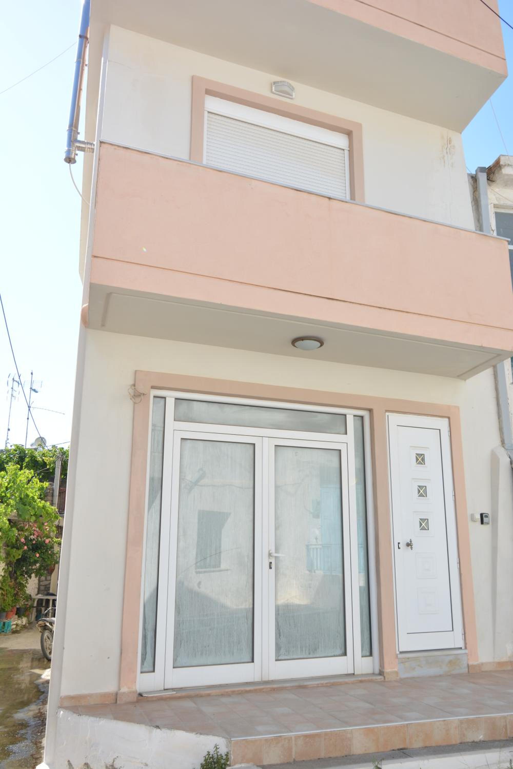 One-Bedroom House photo 3