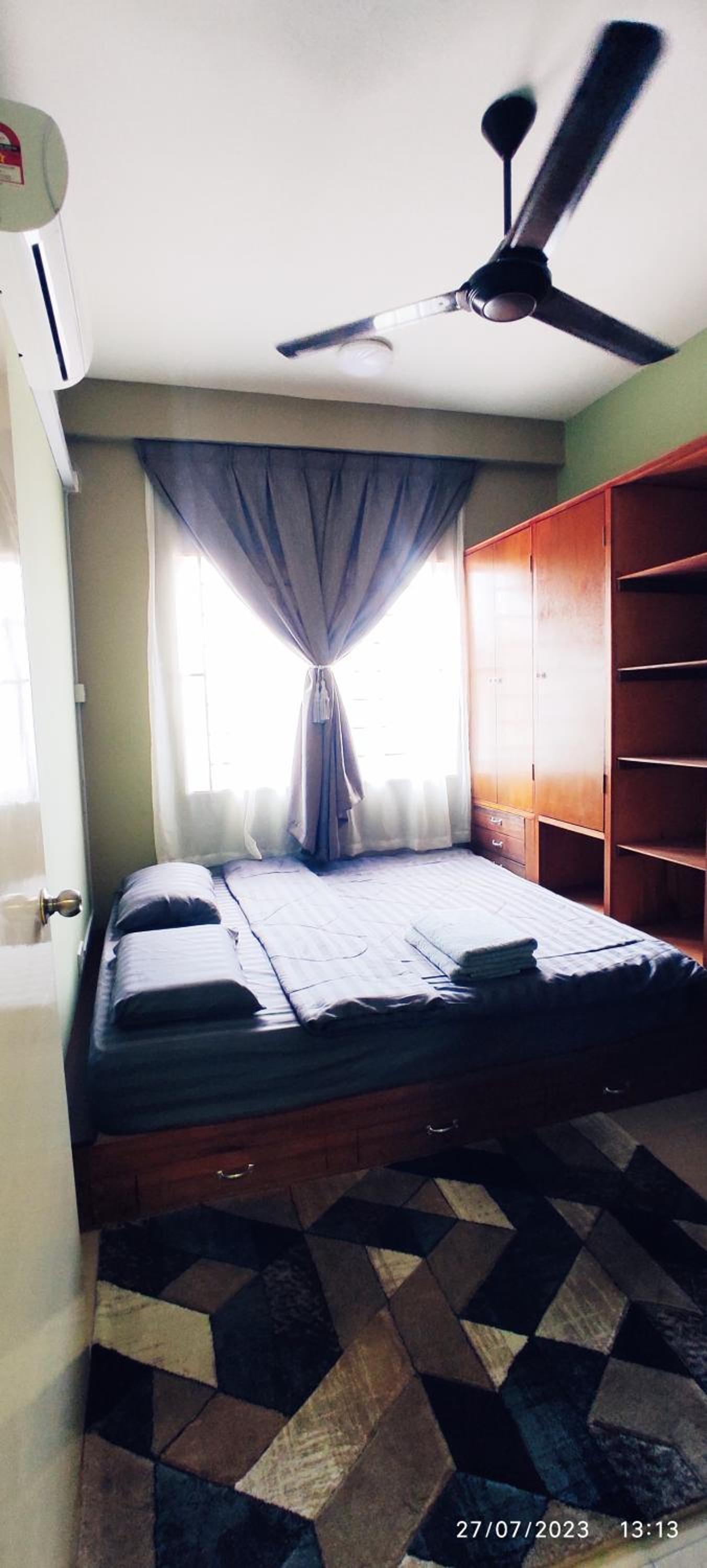 Three-Bedroom House photo 3