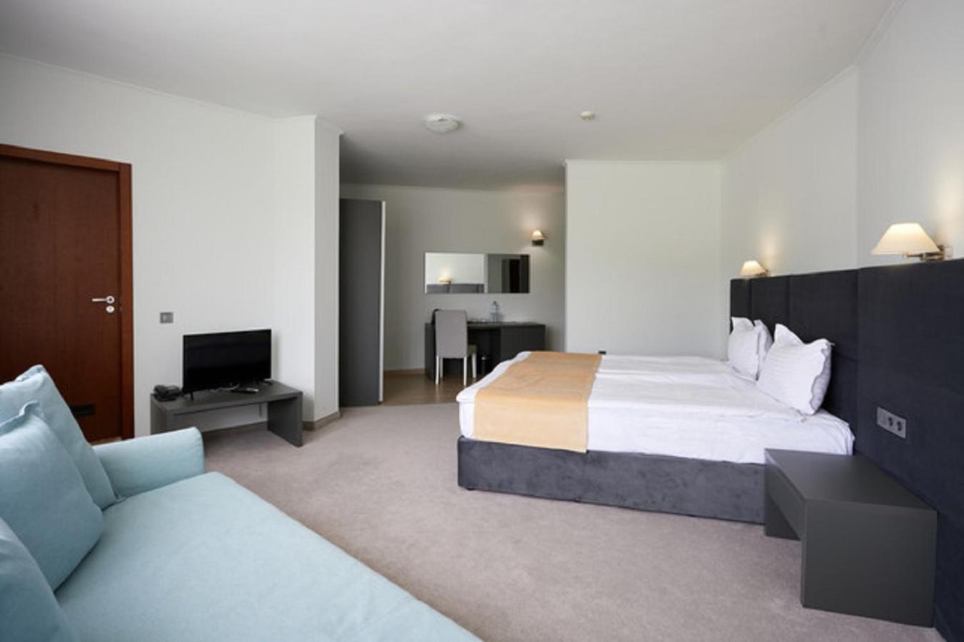 Triple Room With View