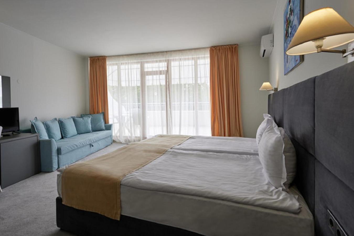 Triple Room With View