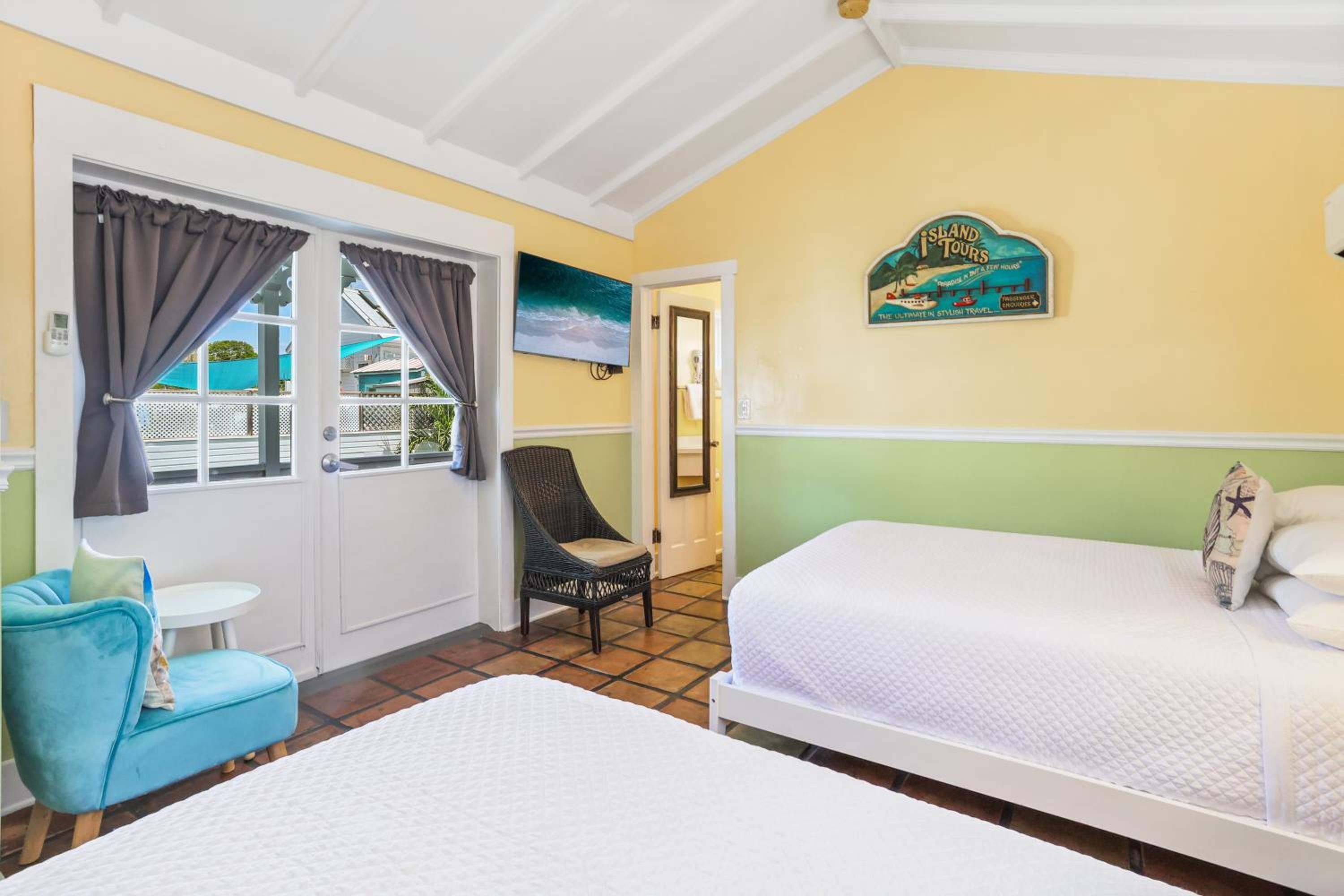 Double Room with Two Double Beds - Photo 14