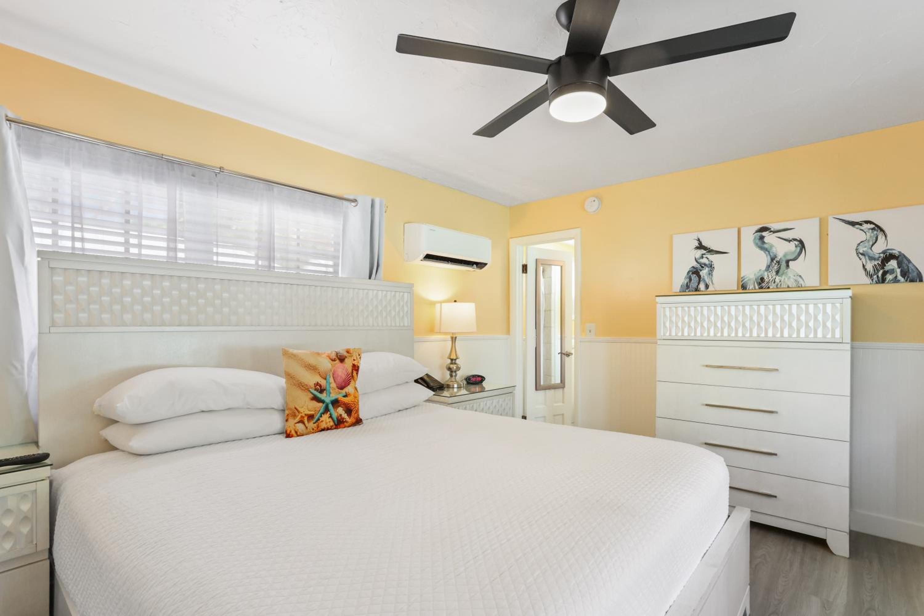 Queen Room - Photo 6