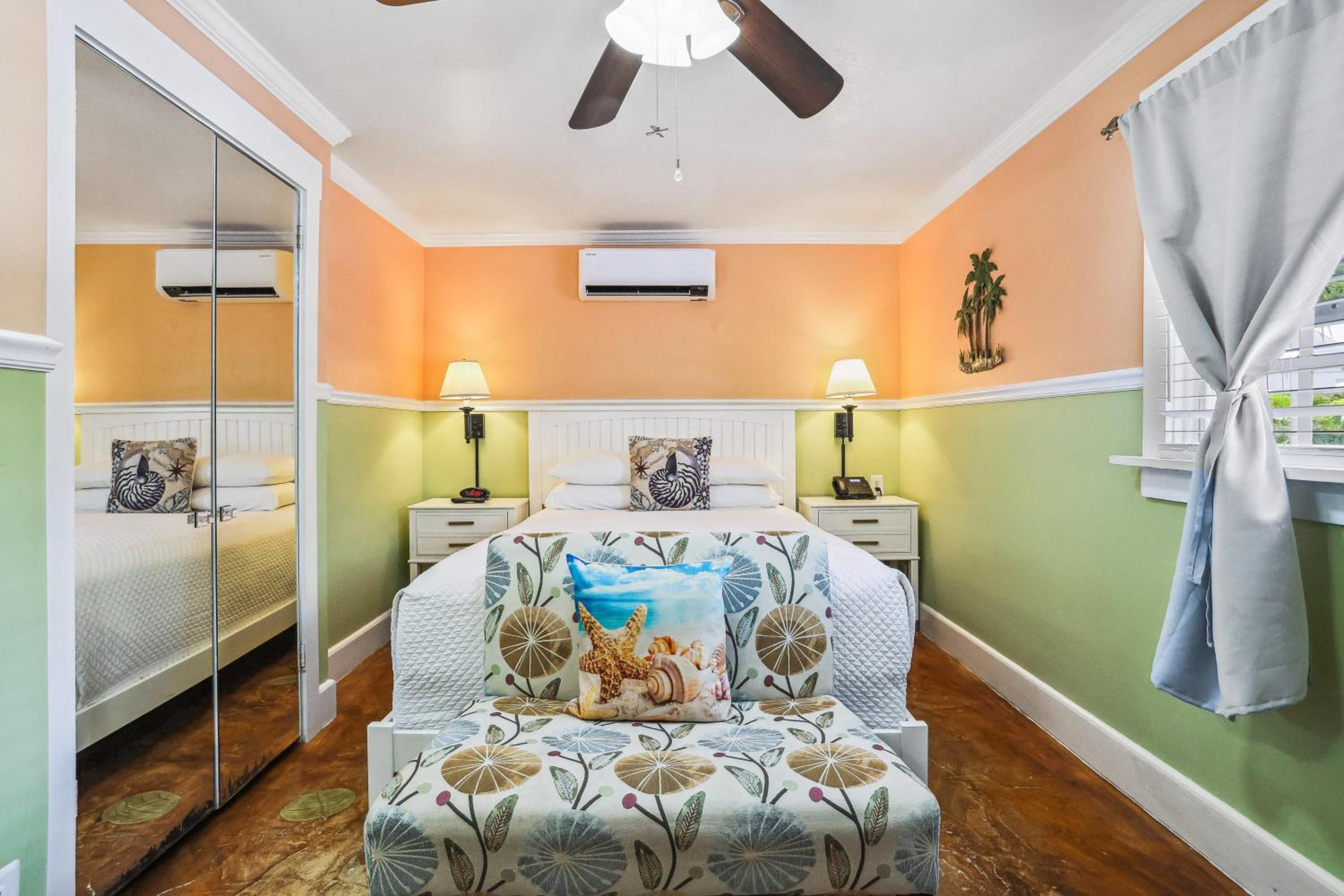 Queen Room - Photo 19