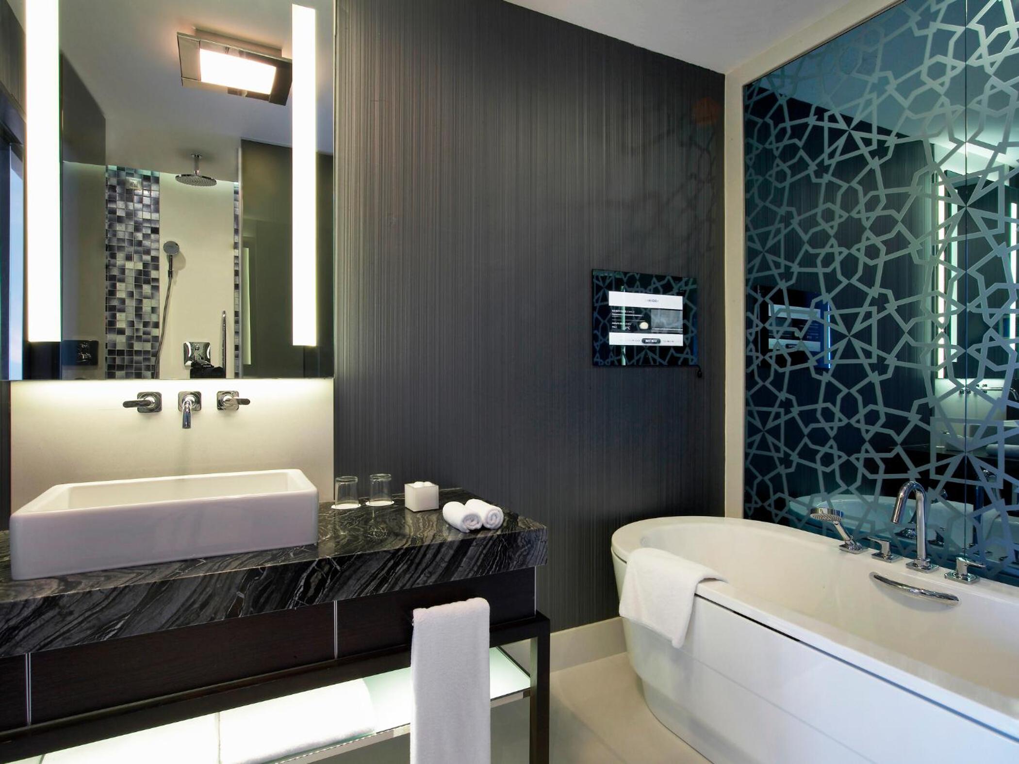 Junior Suite with Club Lounge Access