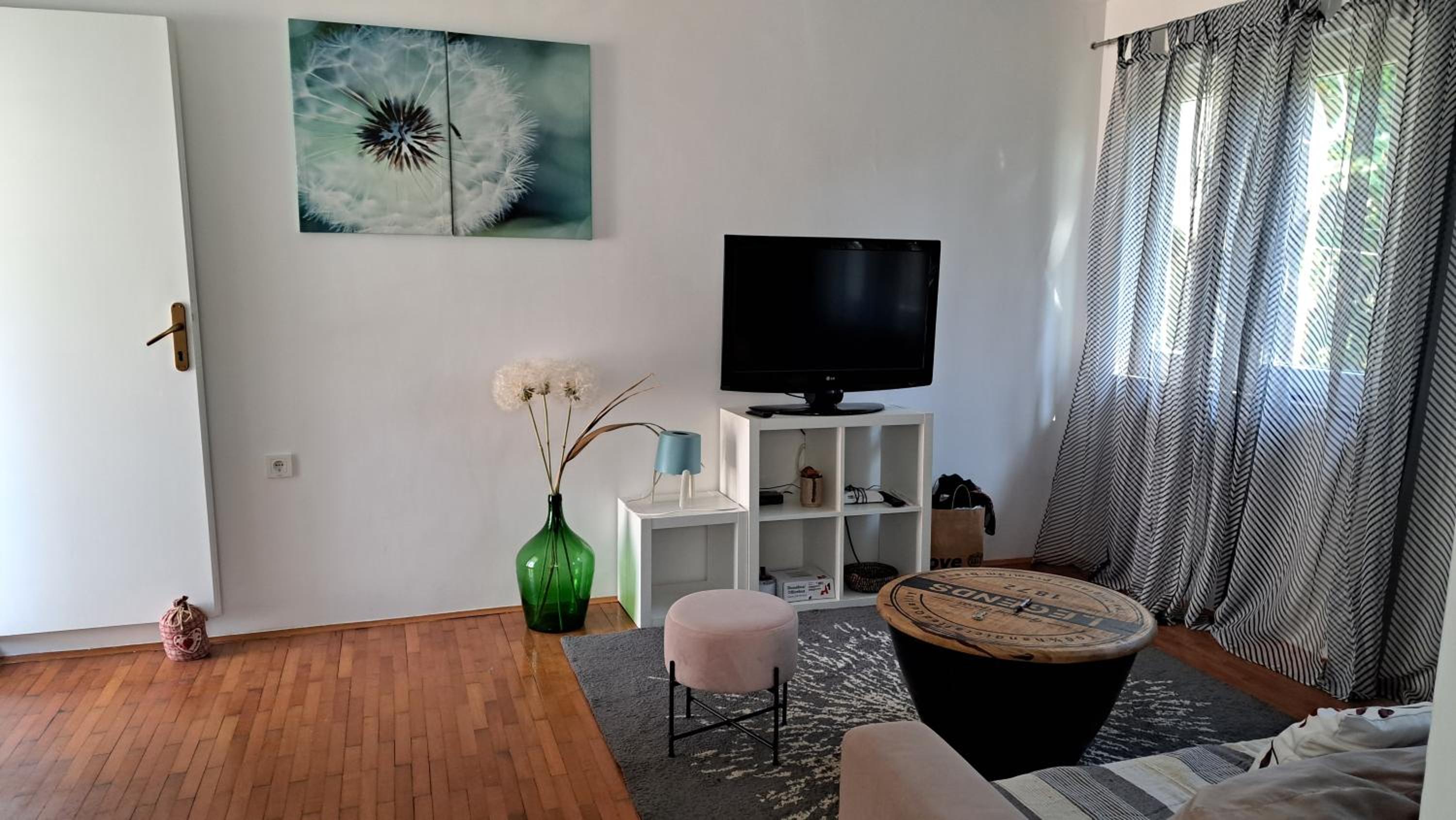 One-Bedroom House photo 1