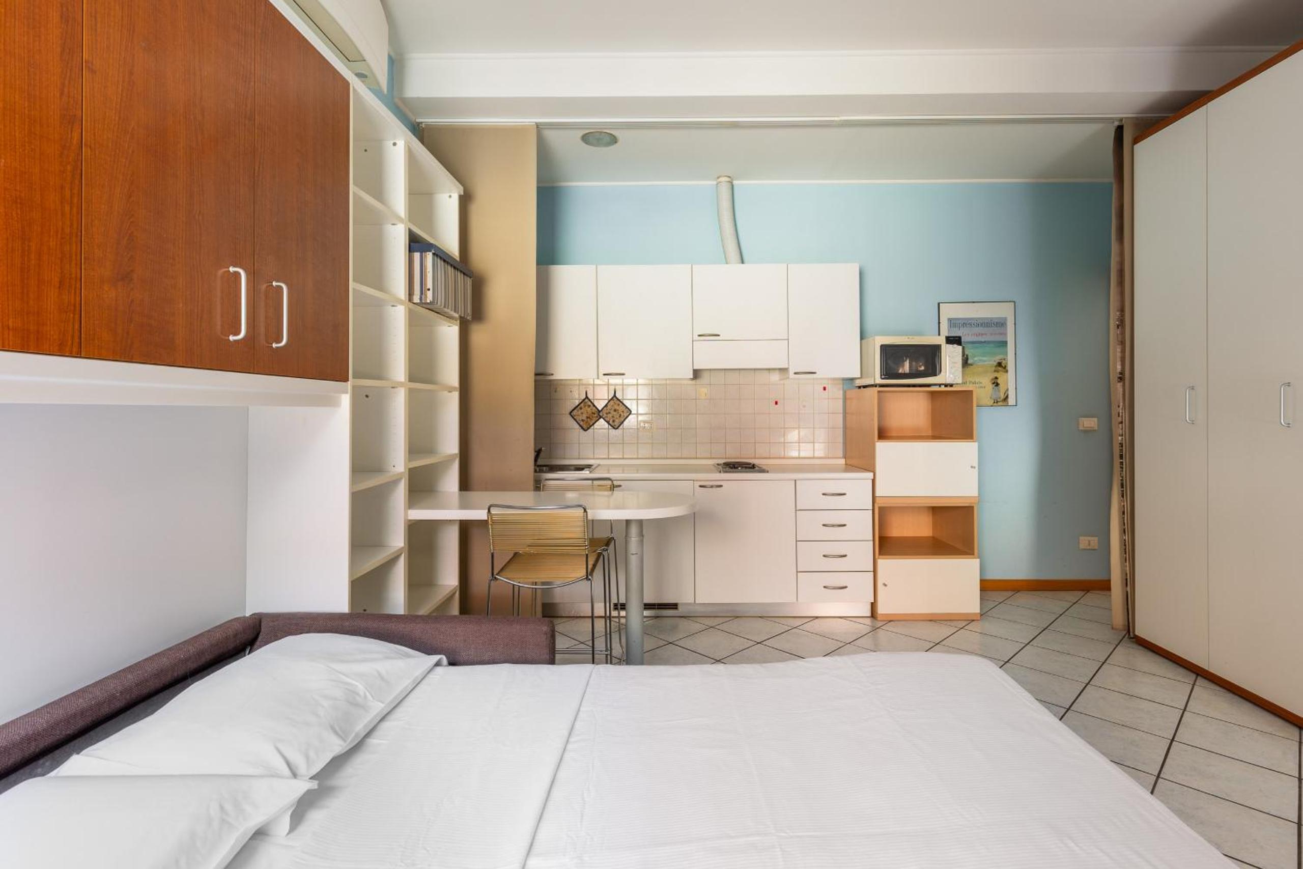 Studio Apartment