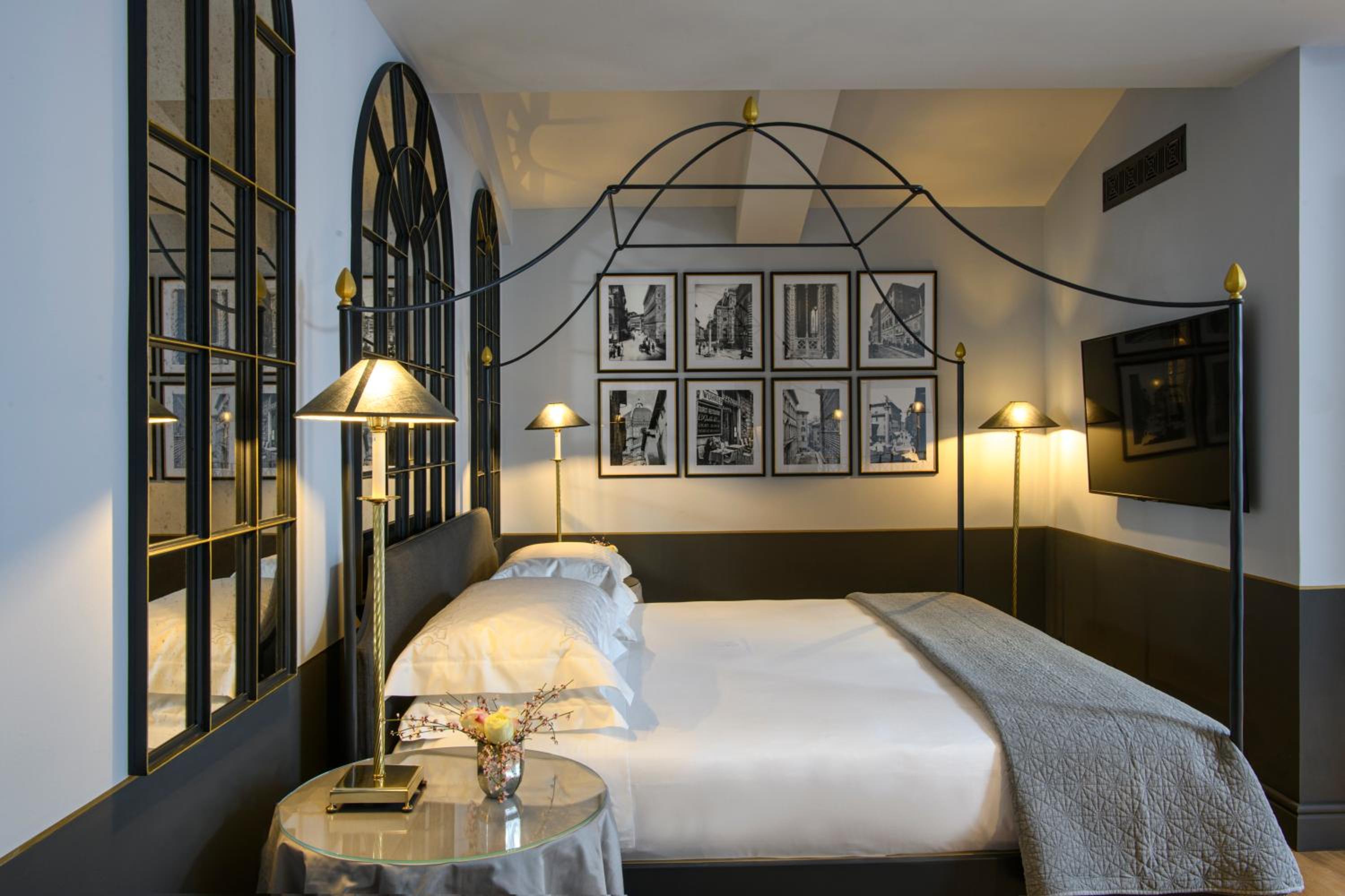 Suite (Non Smoking) - Photo 16