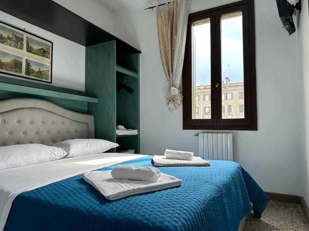 Small Double Room photo 1