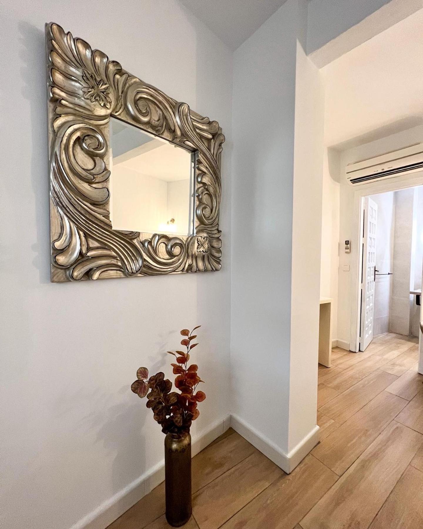 Double Room with Private Bathroom - Photo 22