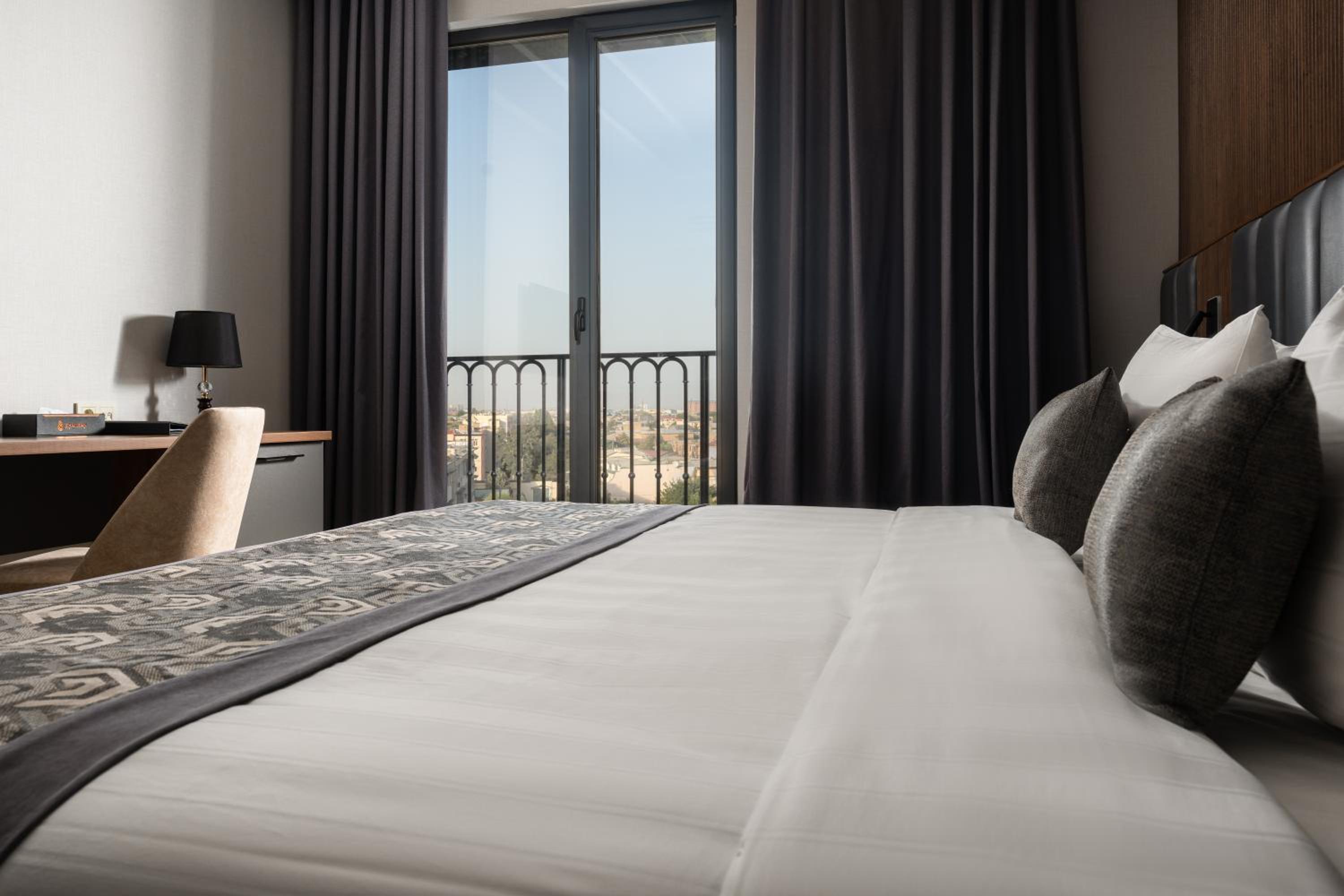 Double or Twin Room - Photo 6
