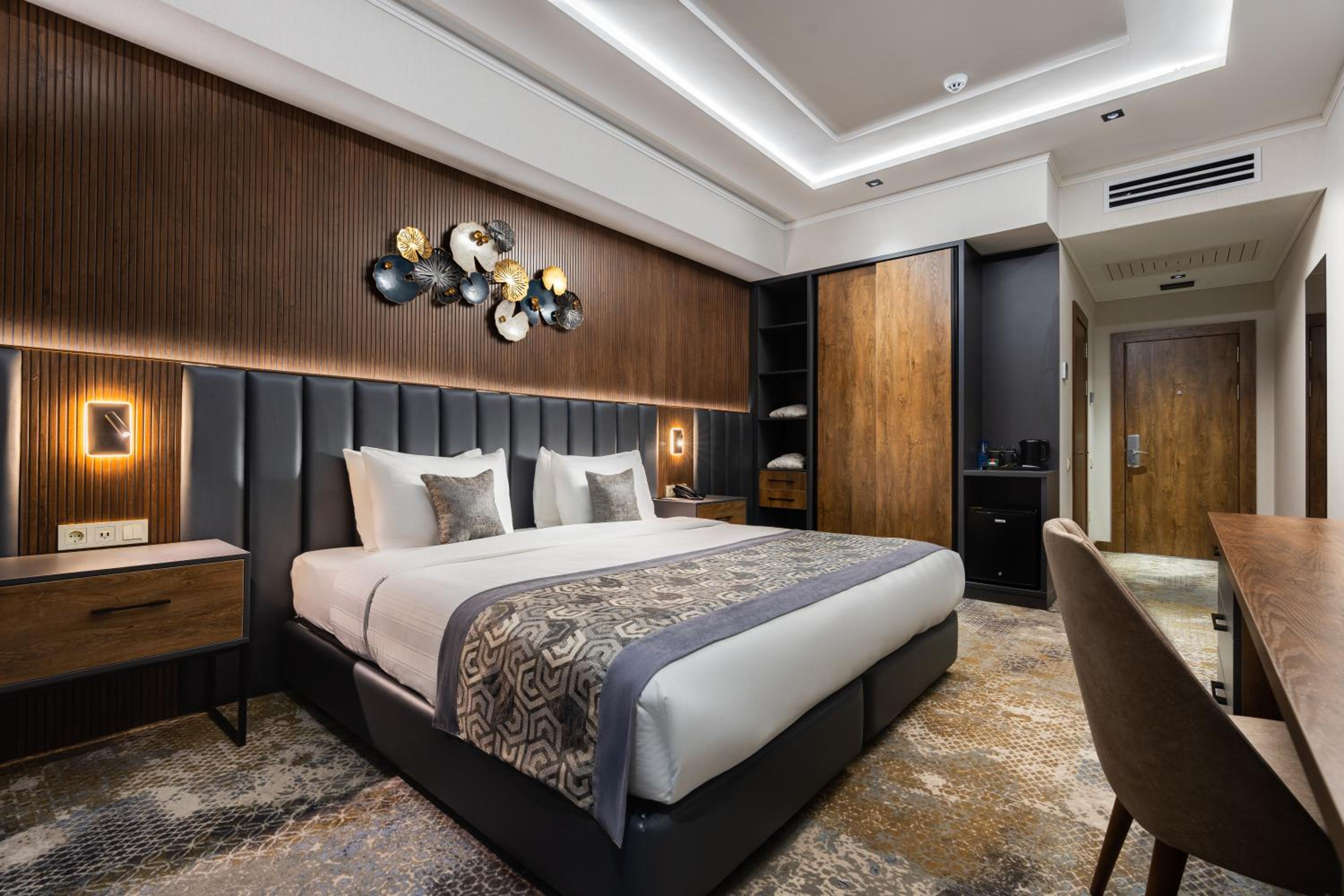 Double or Twin Room - Photo 7