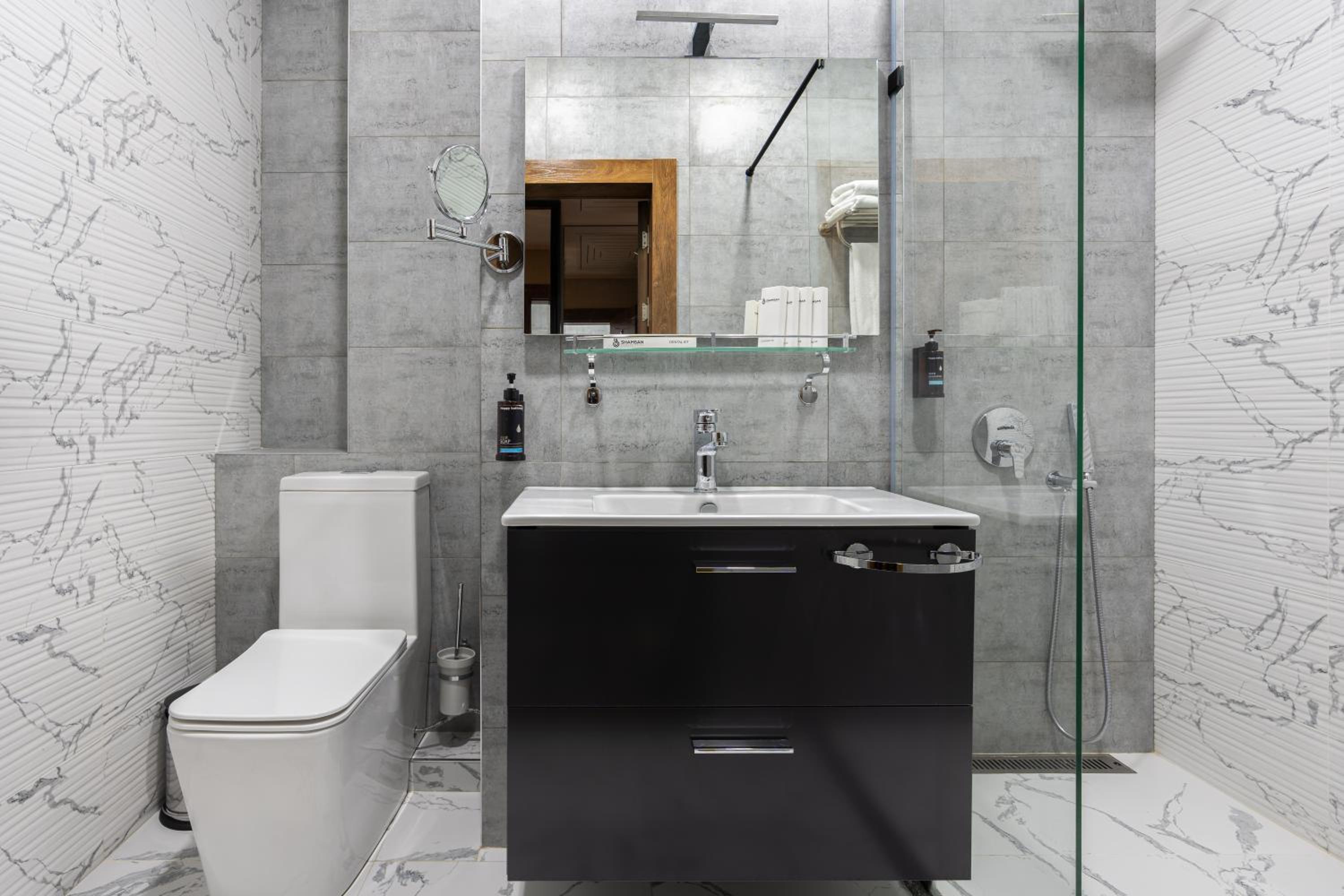 Double or Twin Room - Photo 17