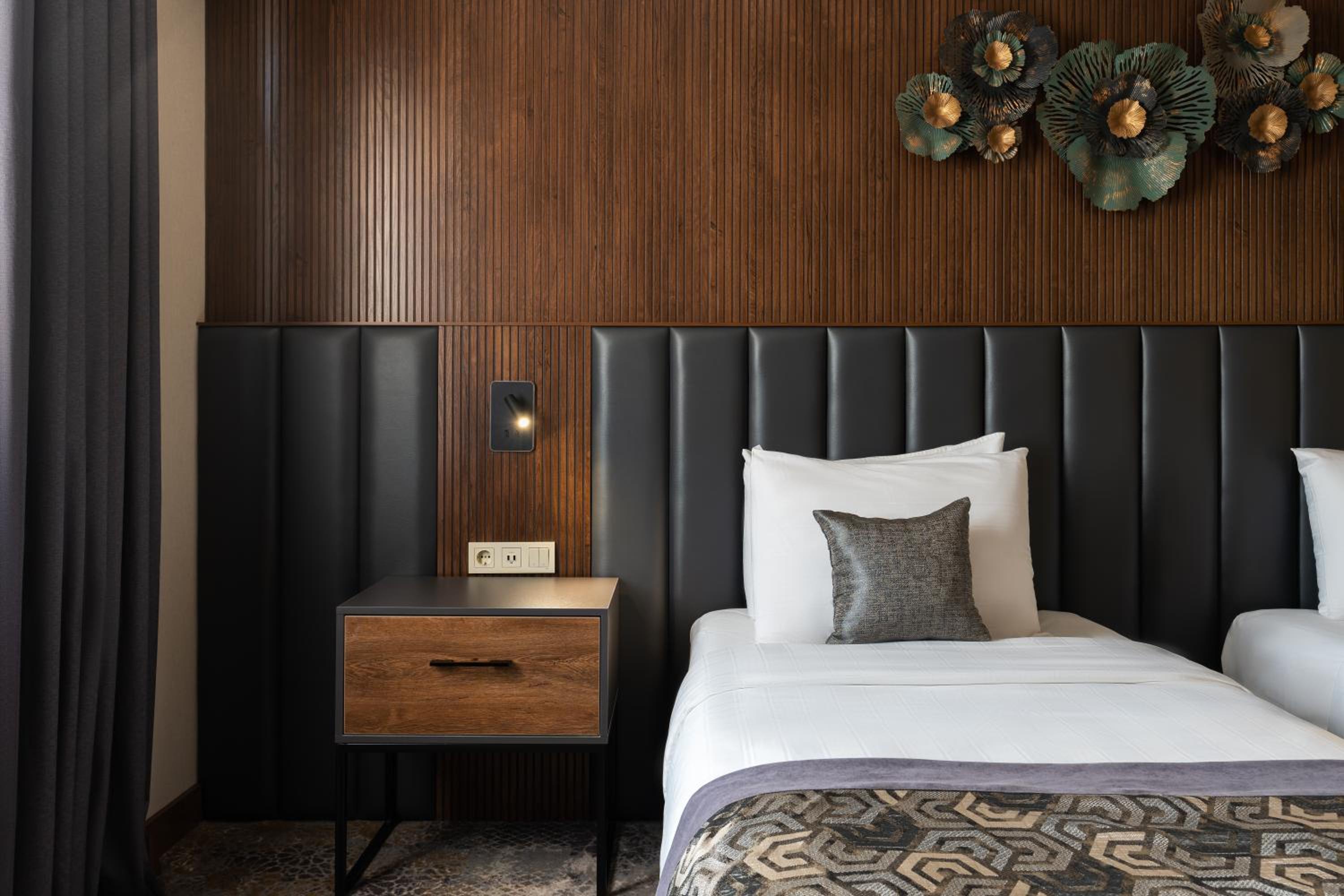 Double or Twin Room - Photo 10