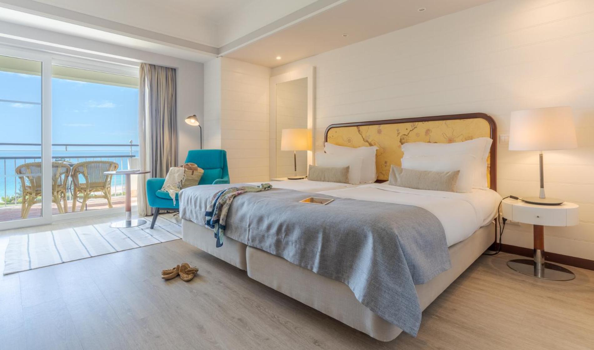Deluxe Triple Room with Sea View