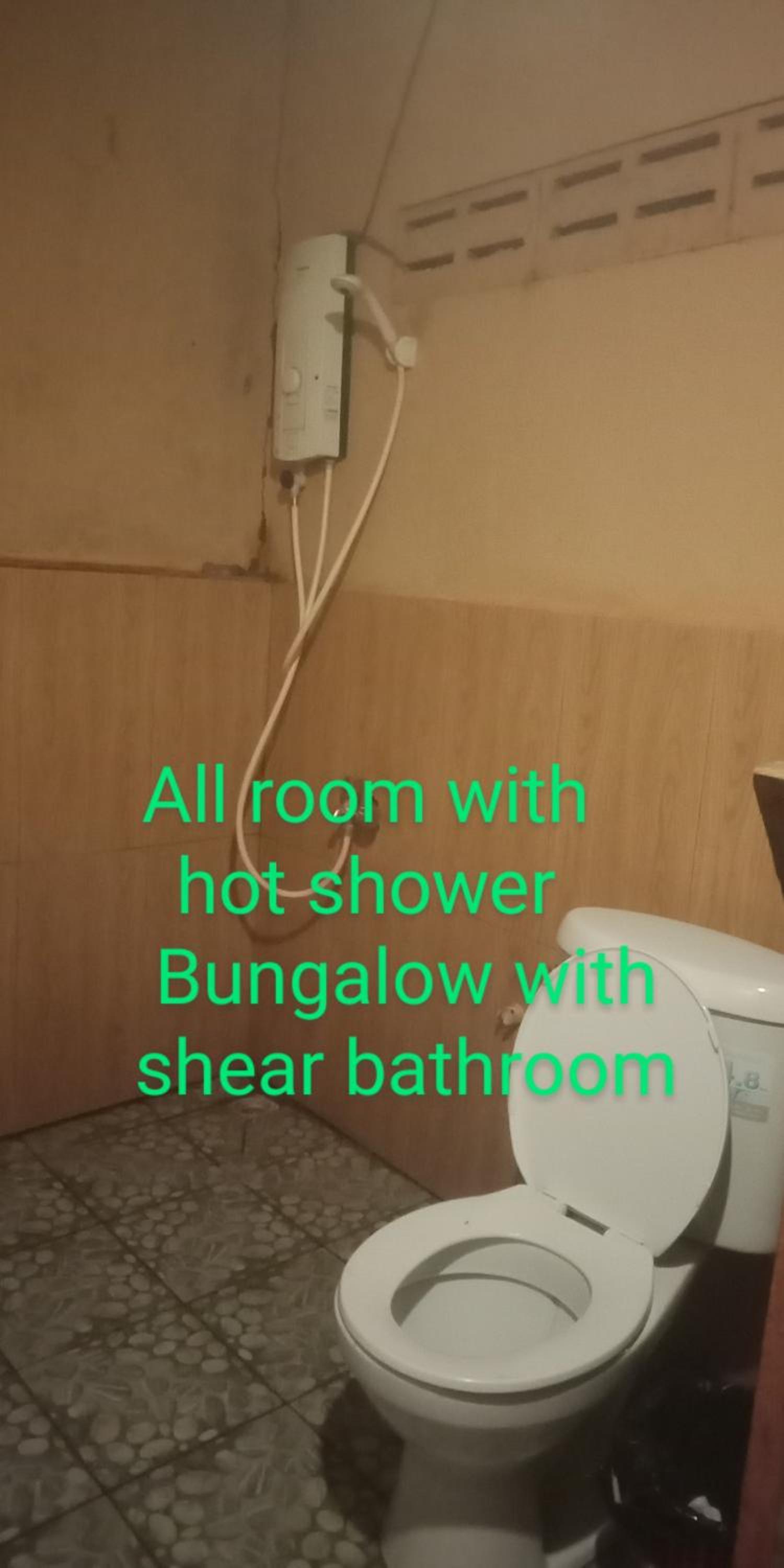Bungalow with Shared Bathroom photo 2