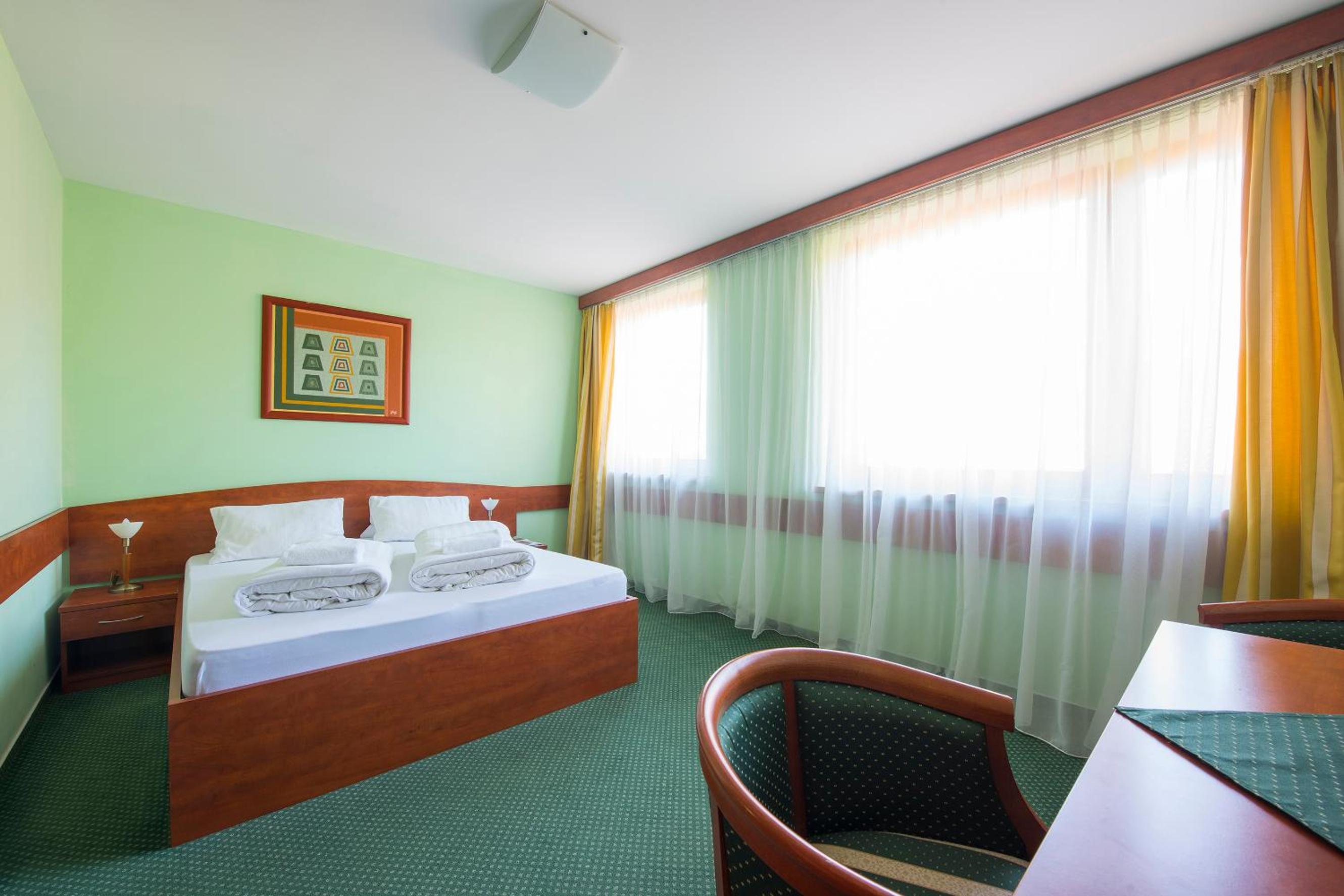 Double or Twin Room photo 2