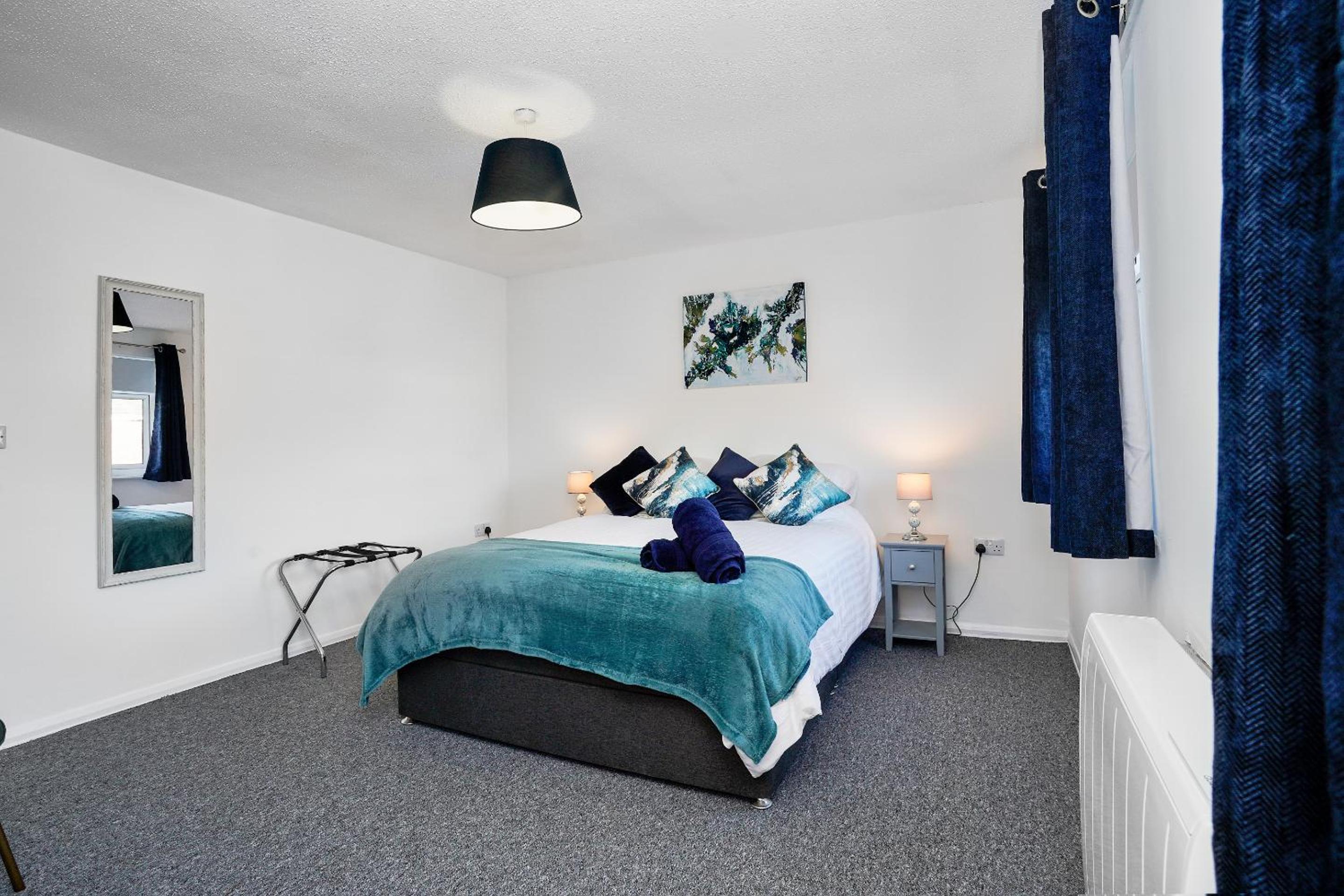 One-Bedroom Apartment photo 1