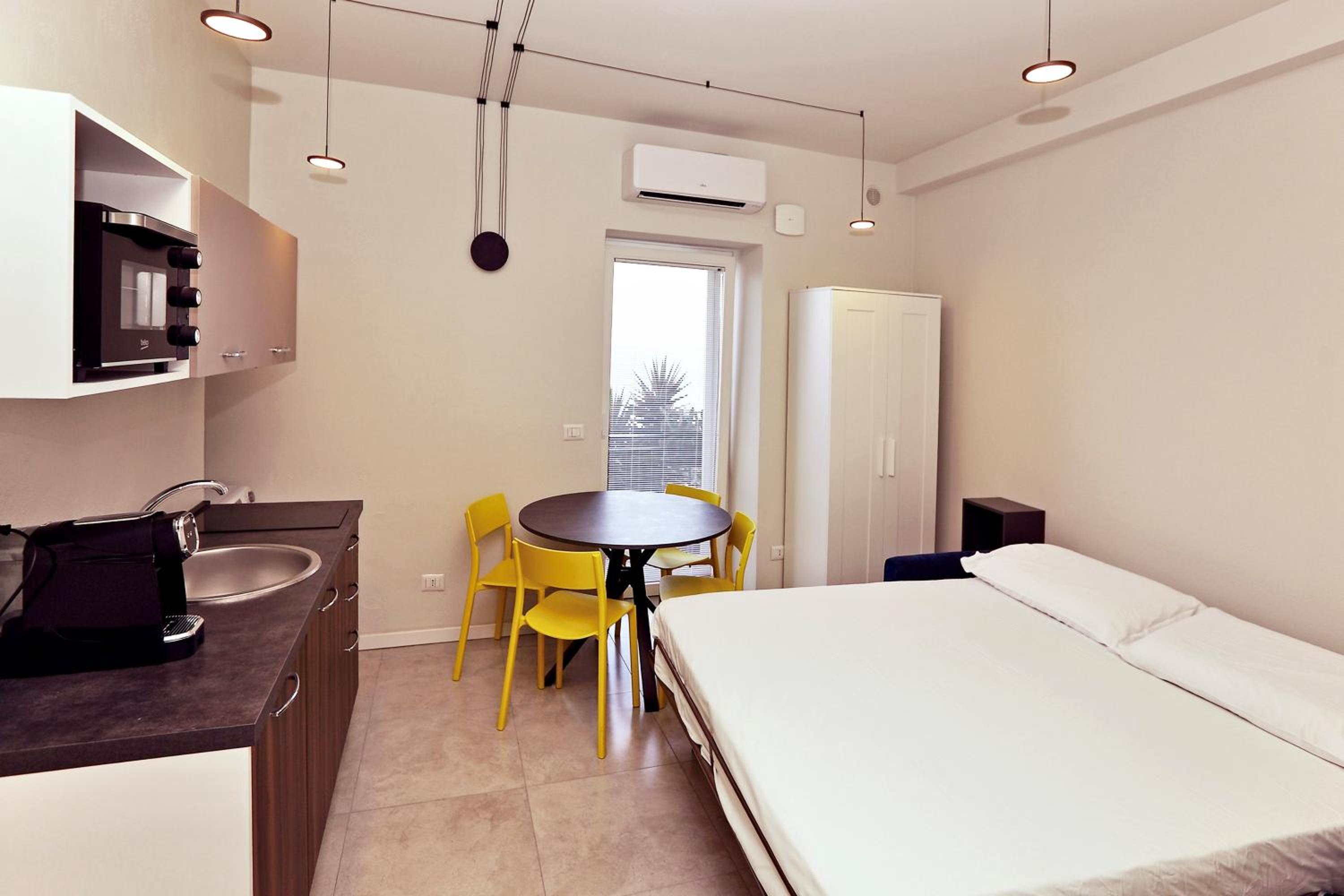 Studio Apartment with Balcony photo 1